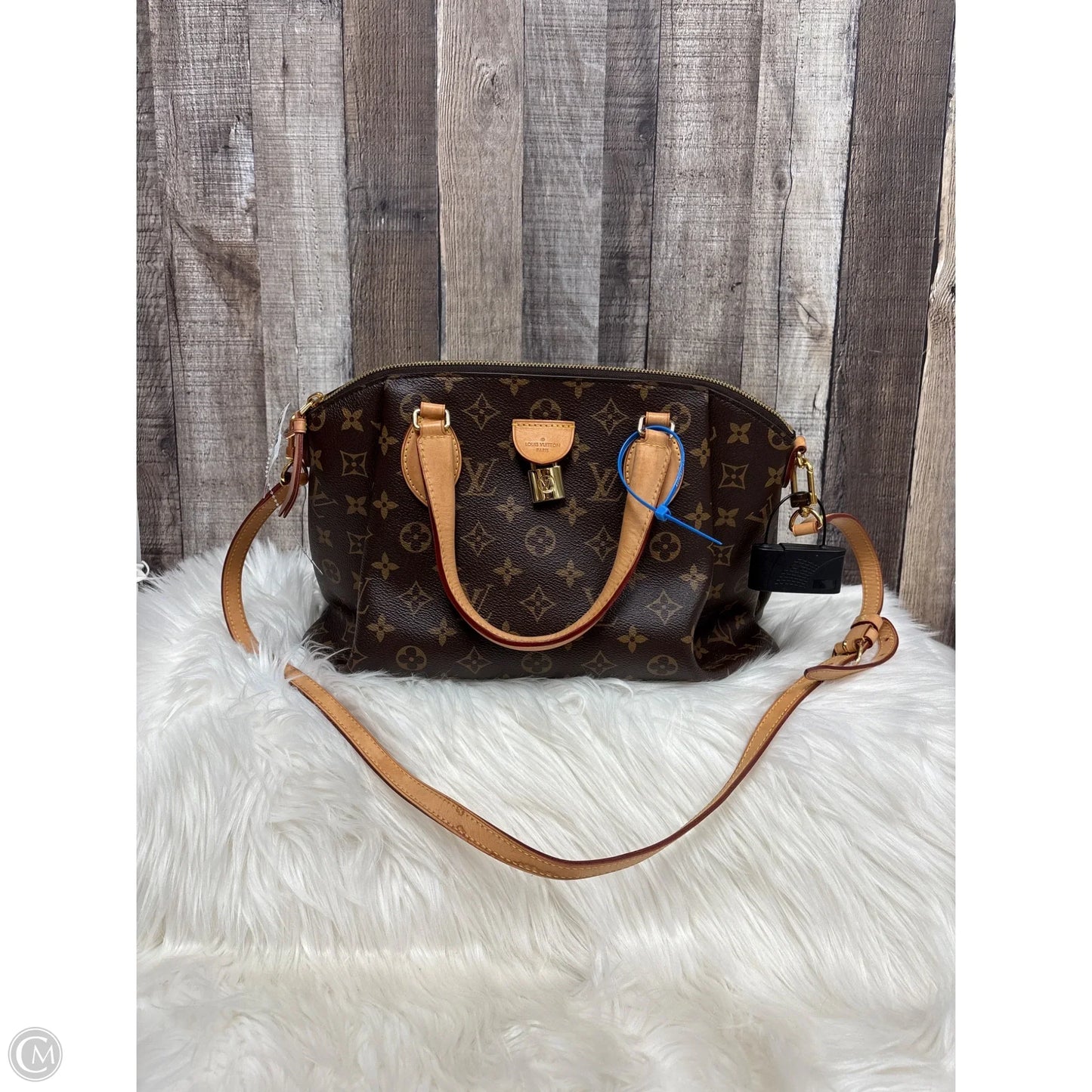 Handbag Luxury Designer By Louis Vuitton, Size: Medium