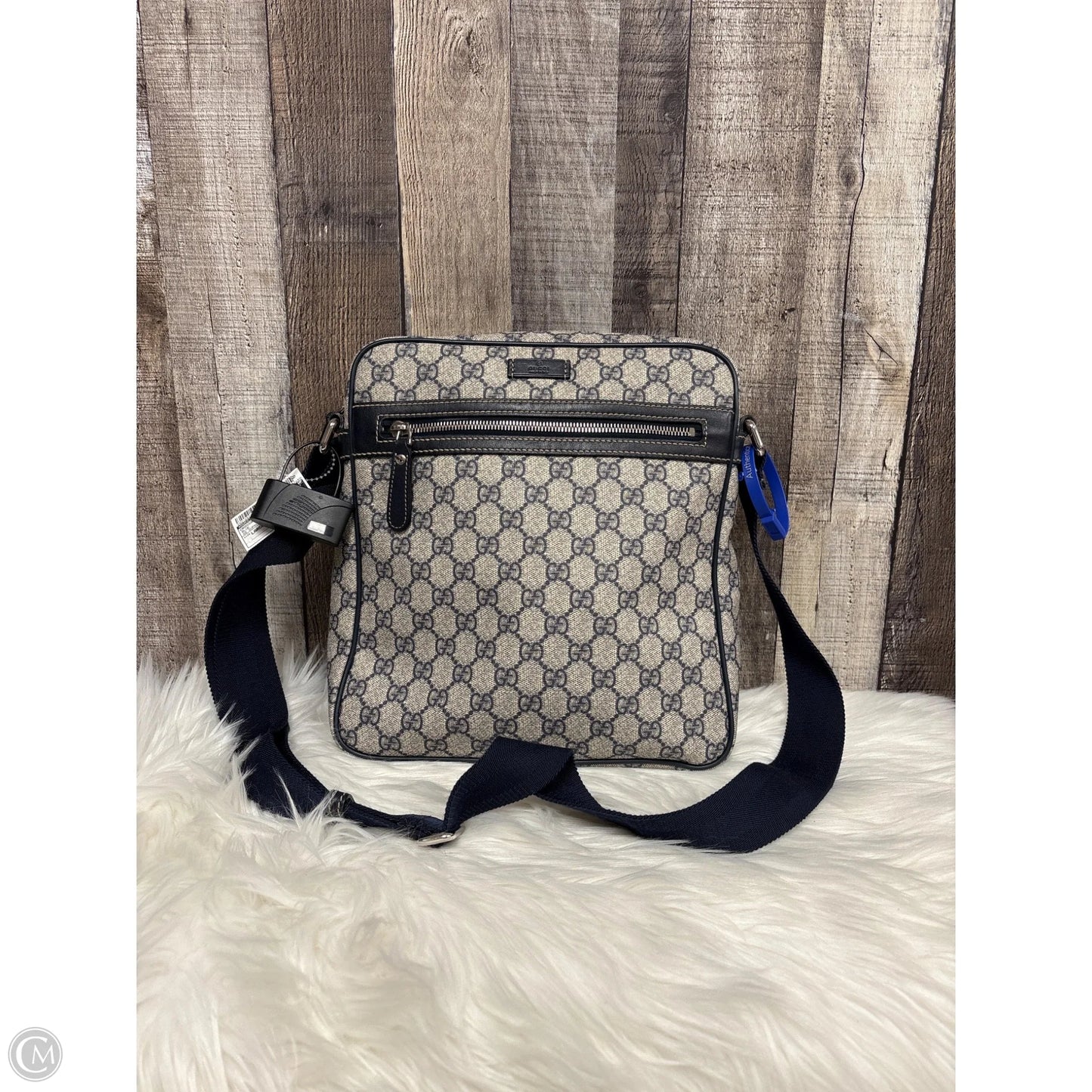 Crossbody Luxury Designer By Gucci, Size: Large