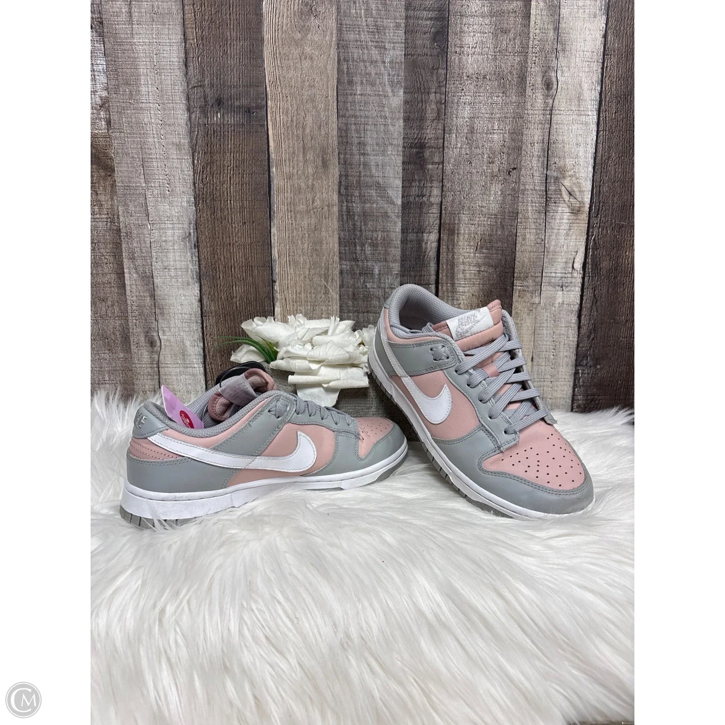 Shoes Athletic By Nike In Grey & Pink, Size: 7