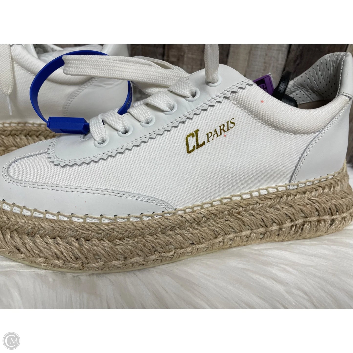 Shoes Luxury Designer By Christian Louboutin In White, Size: 9.5