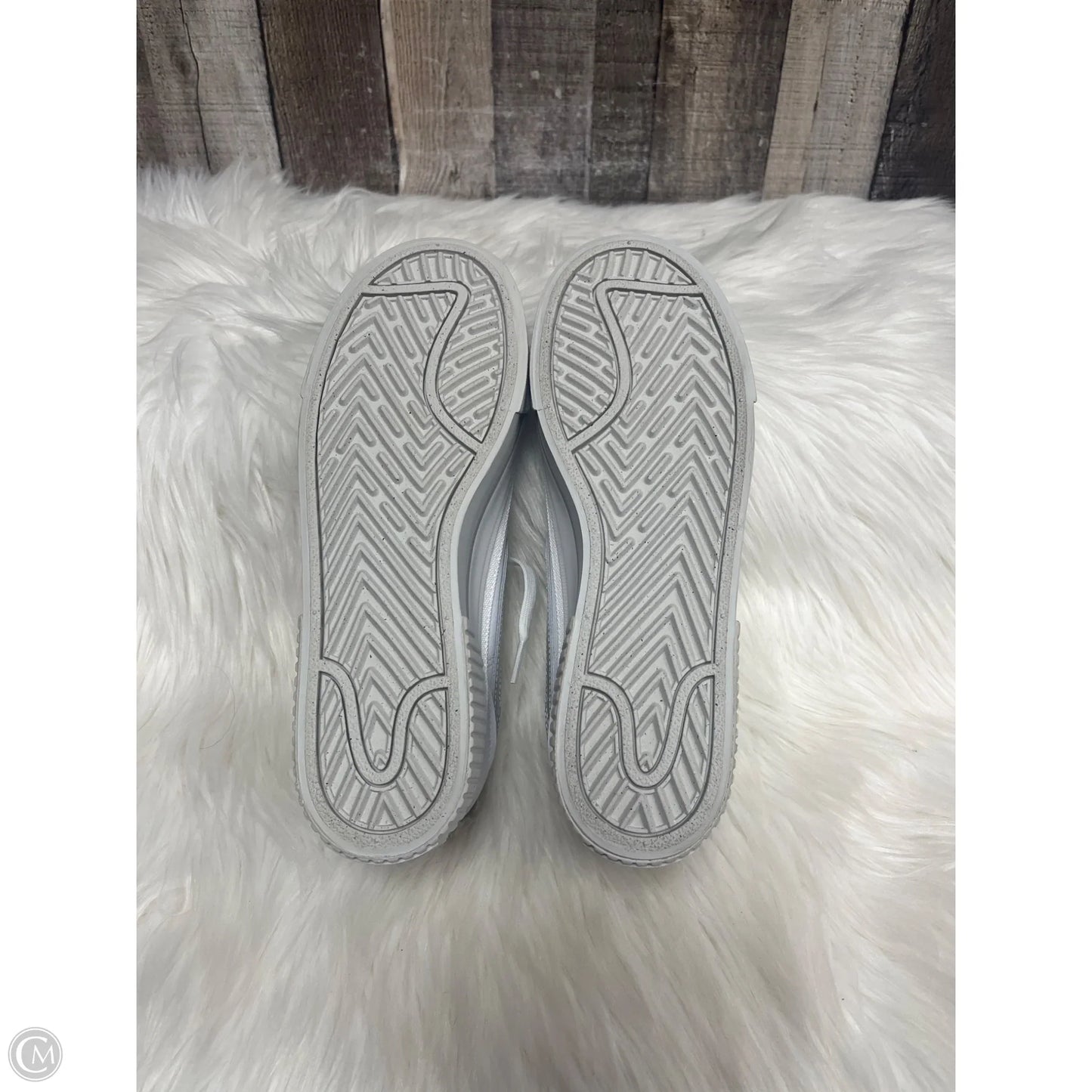 Shoes Athletic By Nike In White, Size: 8