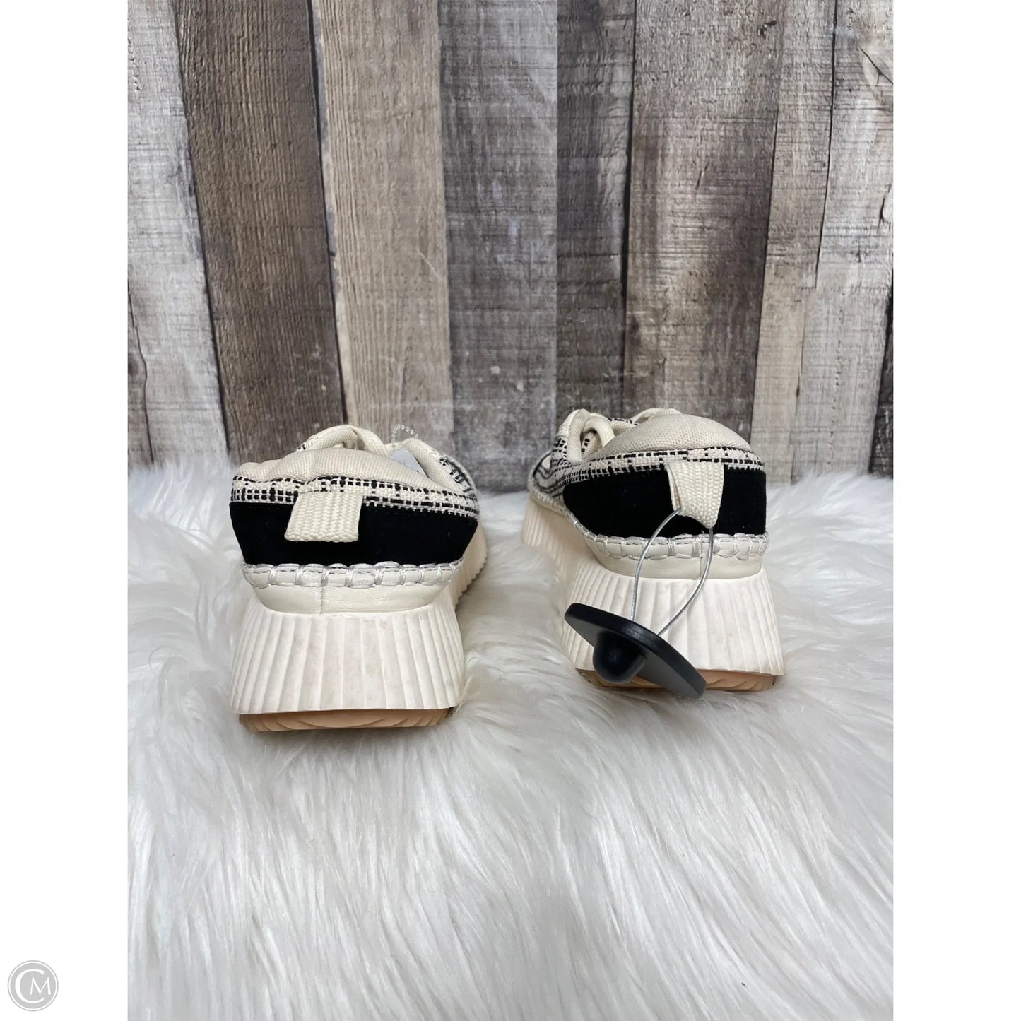 Shoes Sneakers By Dolce Vita In Beige, Size: 7