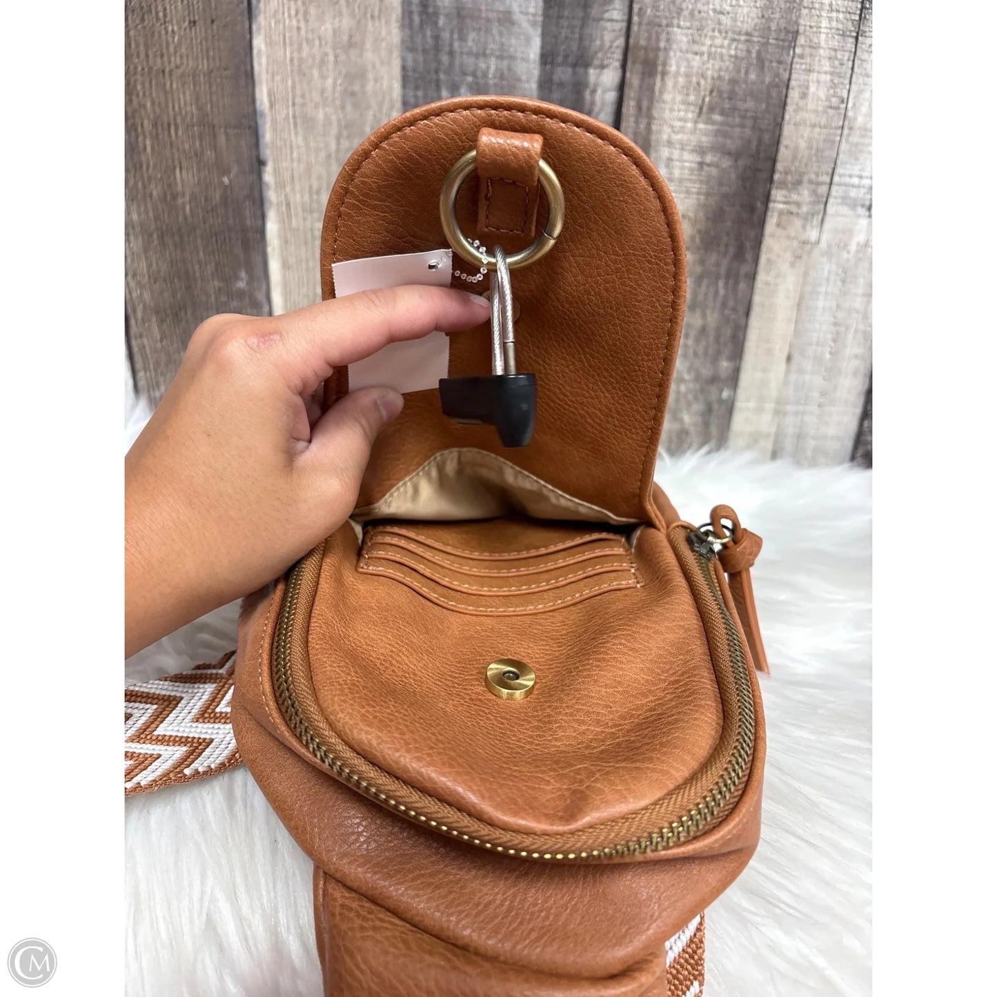 Crossbody By Cmf, Size: Small