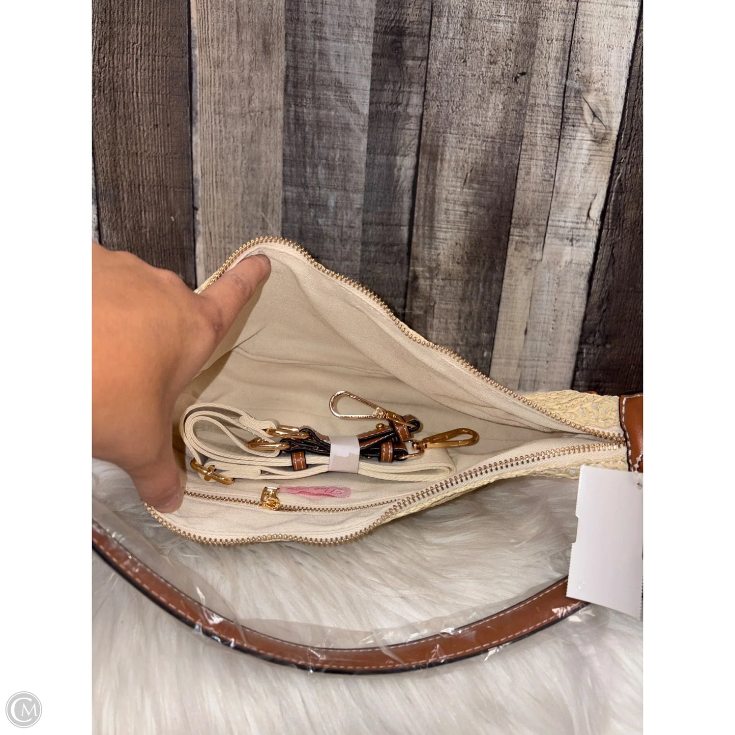 Crossbody By Pink Lily, Size: Small