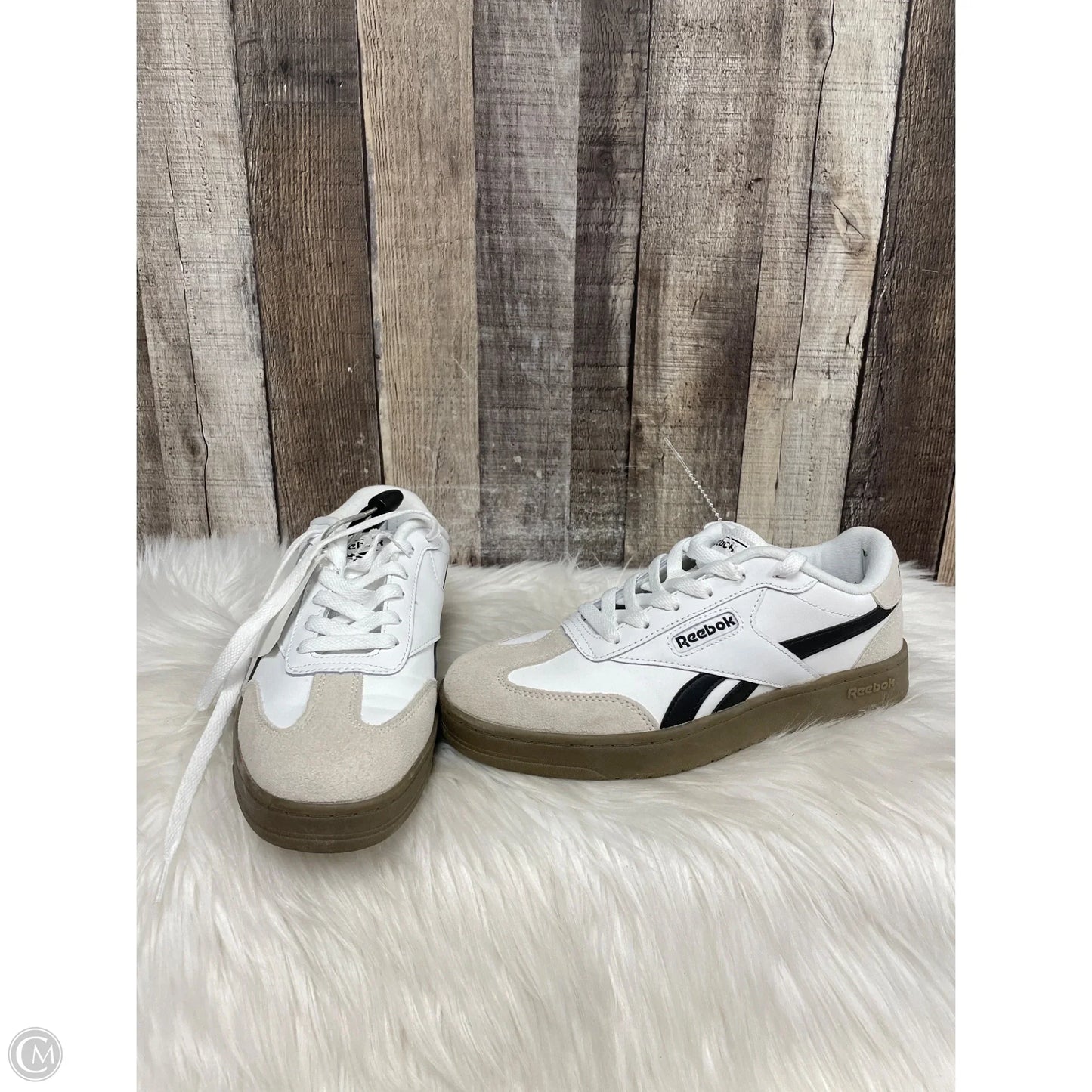 Shoes Athletic By Reebok In White, Size: 7.5