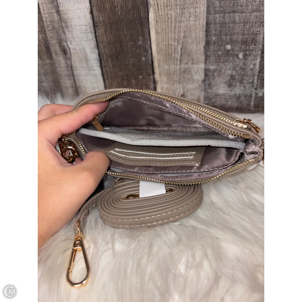 Crossbody By Cme, Size: Small
