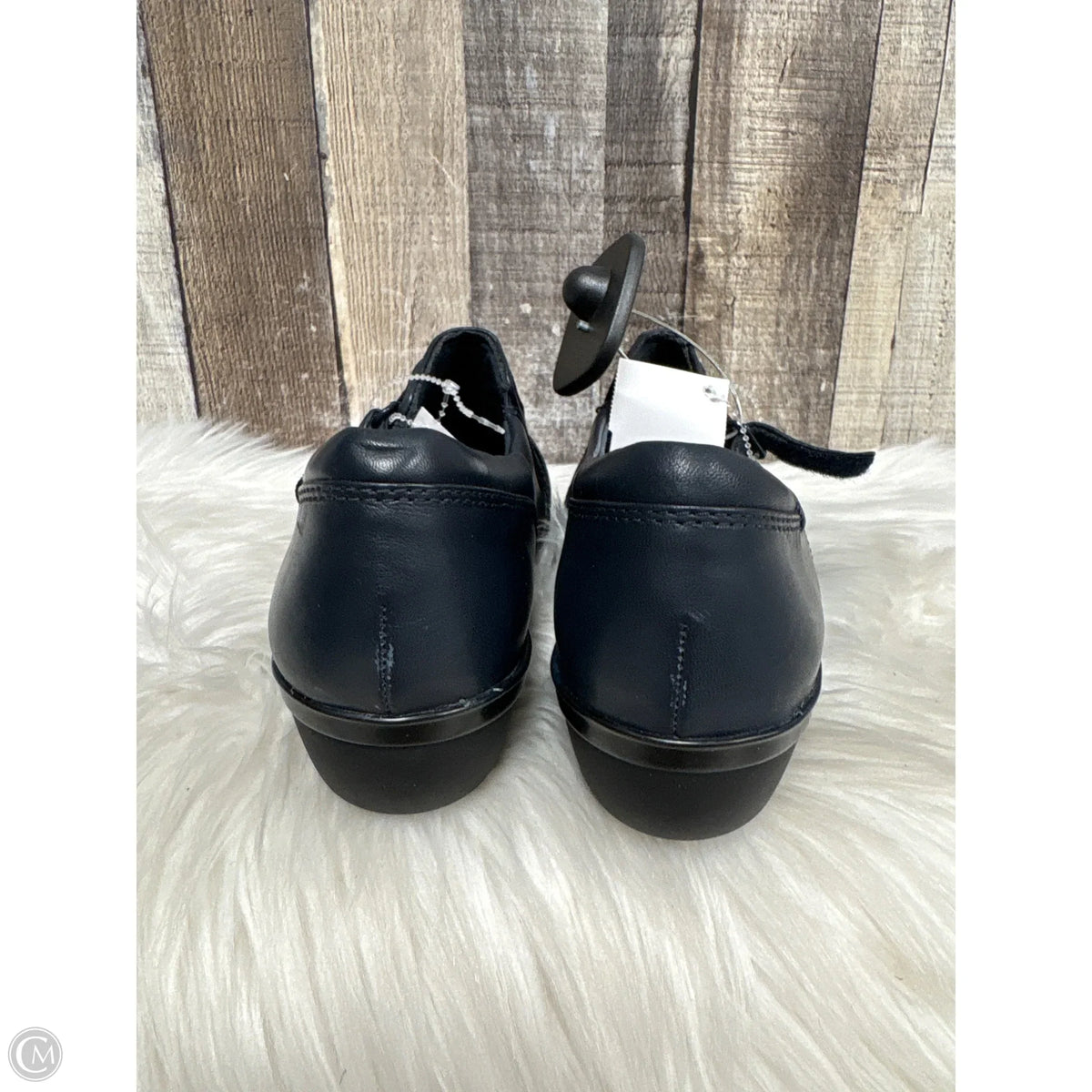 Shoes Flats By Clarks In Navy, Size: 8