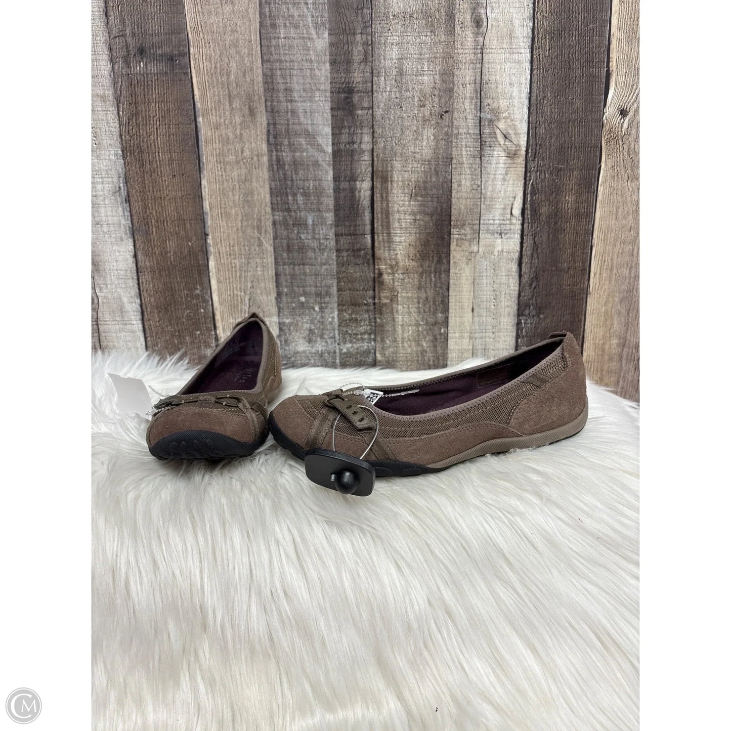 Shoes Flats By Clarks In Tan, Size: 8