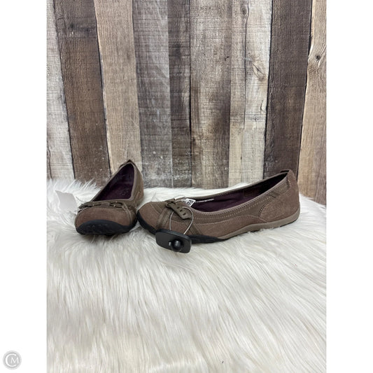 Shoes Flats By Clarks In Tan, Size: 8
