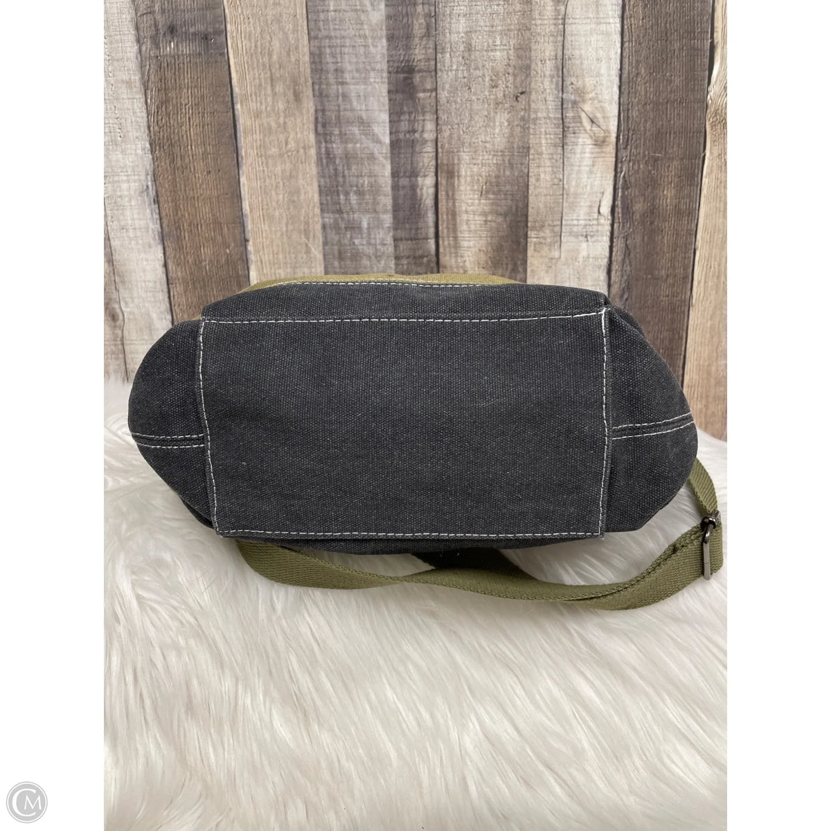 Crossbody By Cmf, Size: Large