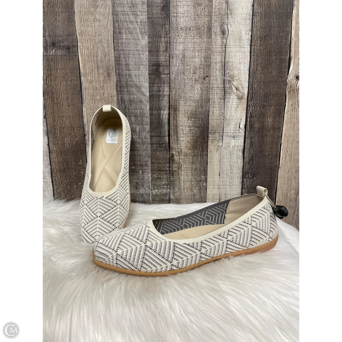 Shoes Flats By Laundry In Ivory, Size: 11