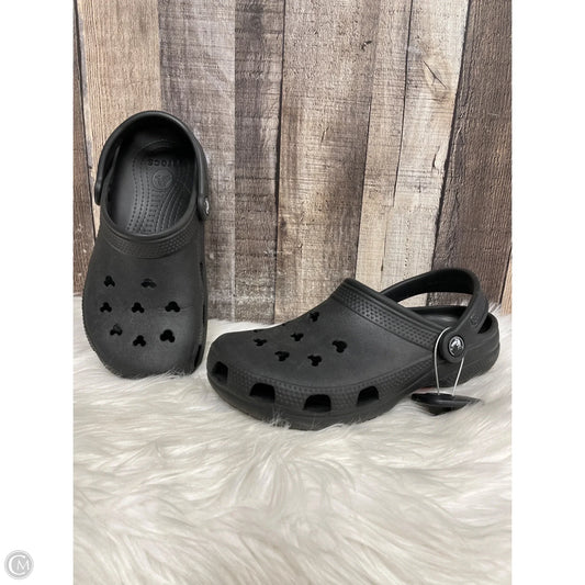 Sandals Flats By Crocs In Black, Size: 7
