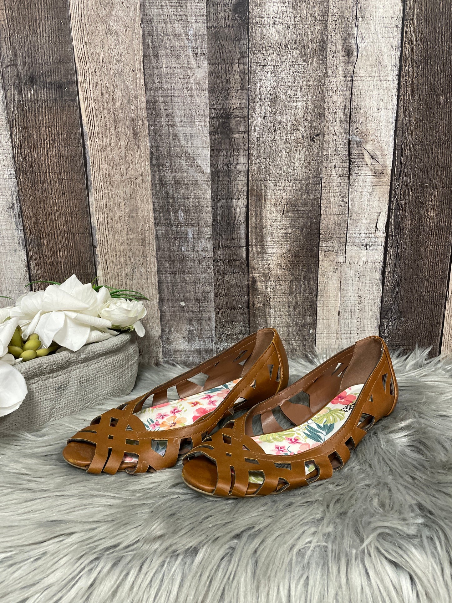 Brown Sandals Flats Cme, Size 8