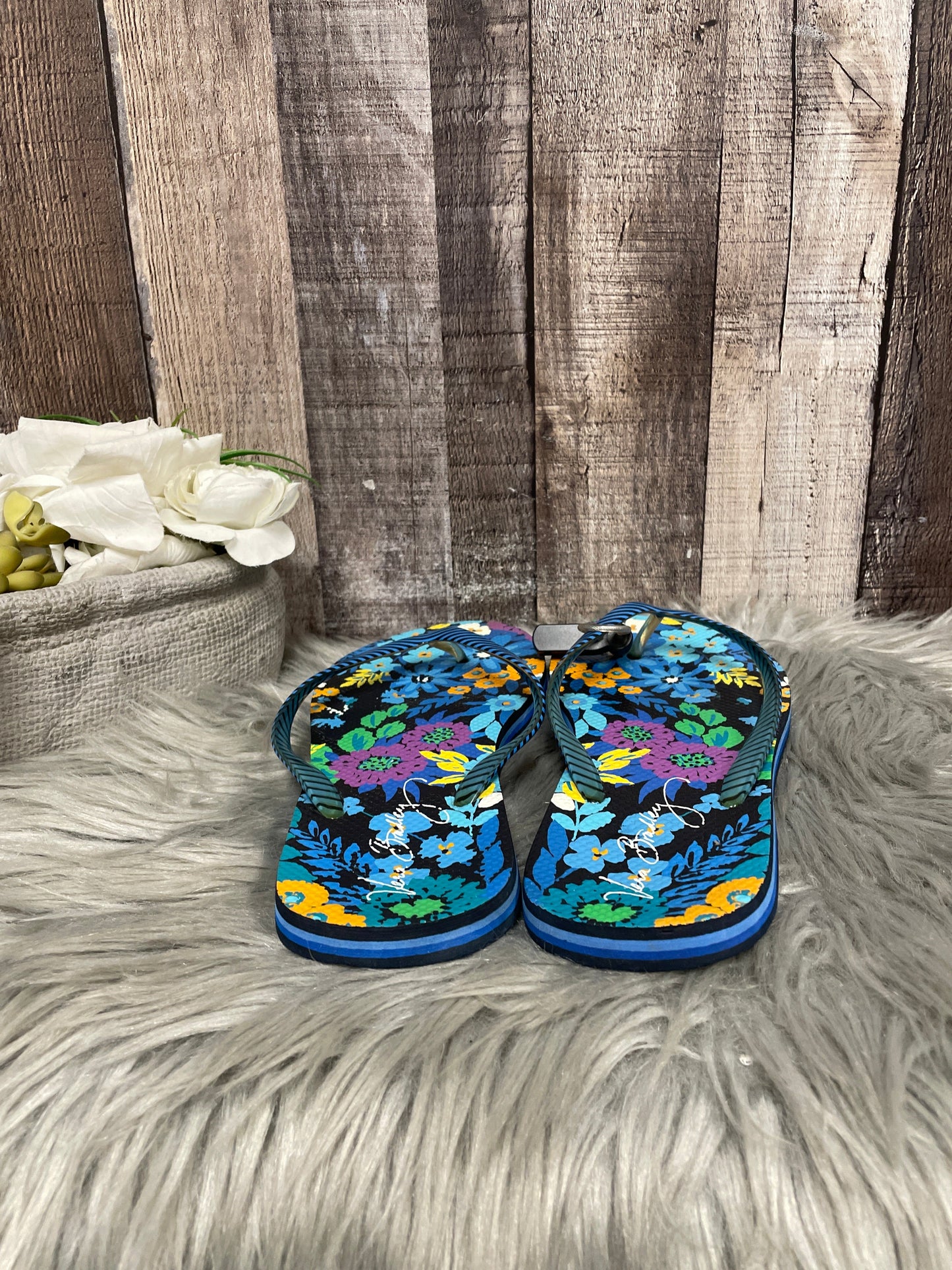 Multi-colored Sandals Flip Flops Vera Bradley, Size 8