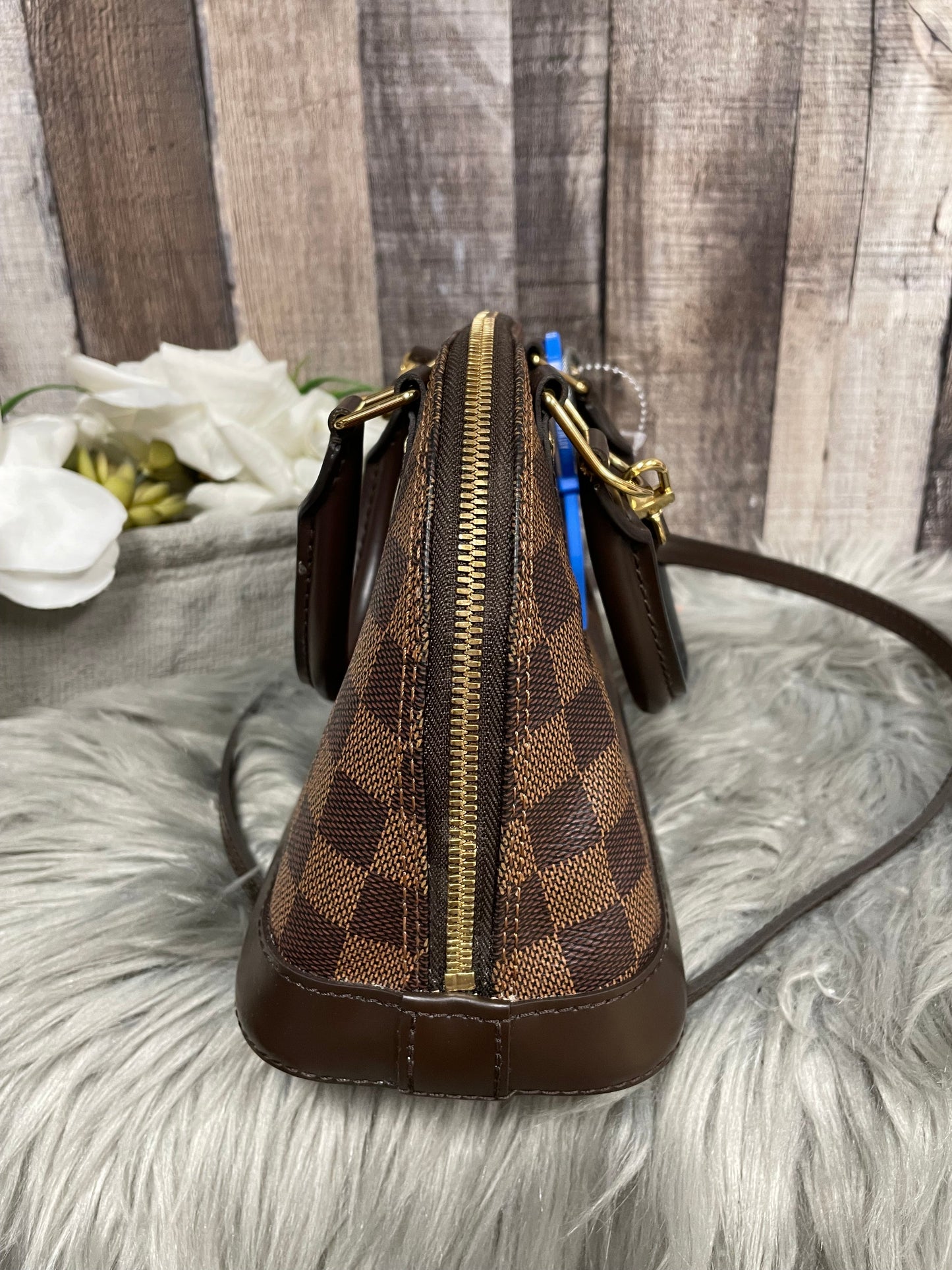 Handbag Luxury Designer Louis Vuitton, Size Small