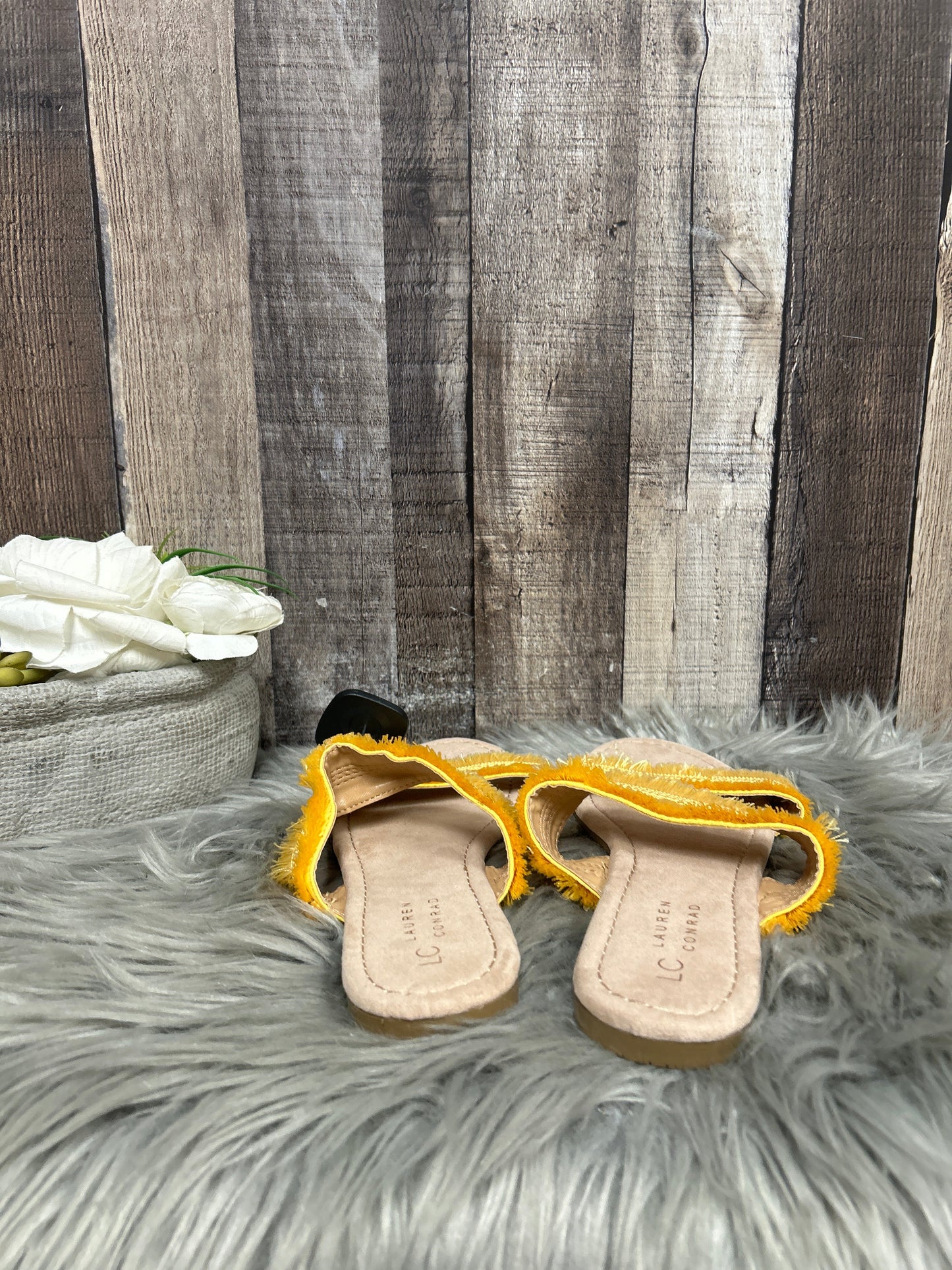 Yellow Sandals Flats Lc Lauren Conrad, Size 7.5