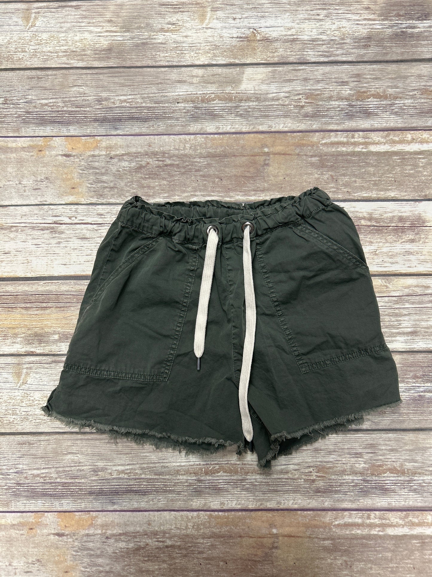 Green Shorts No Boundaries, Size S