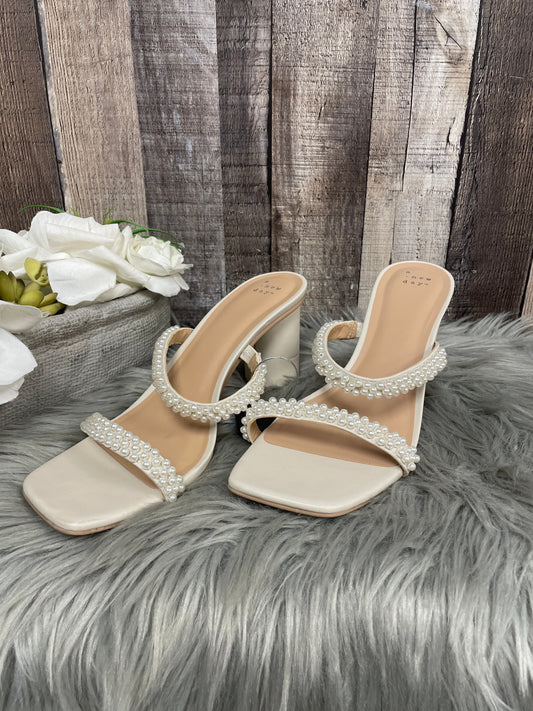 White Sandals Heels Block A New Day, Size 11