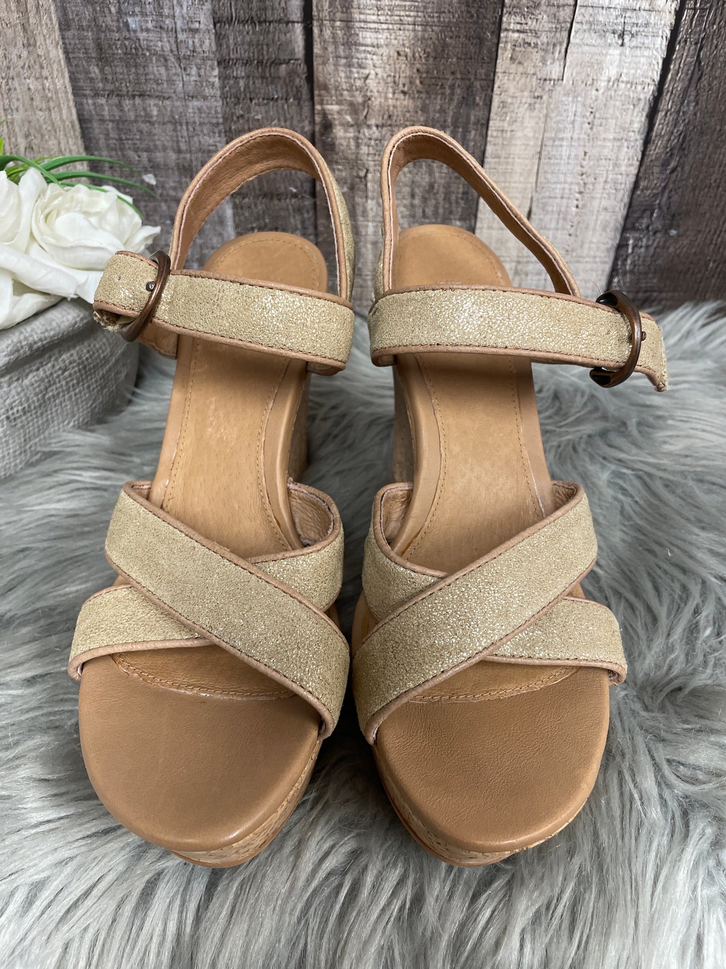 Brown Sandals Heels Wedge Ugg, Size 8