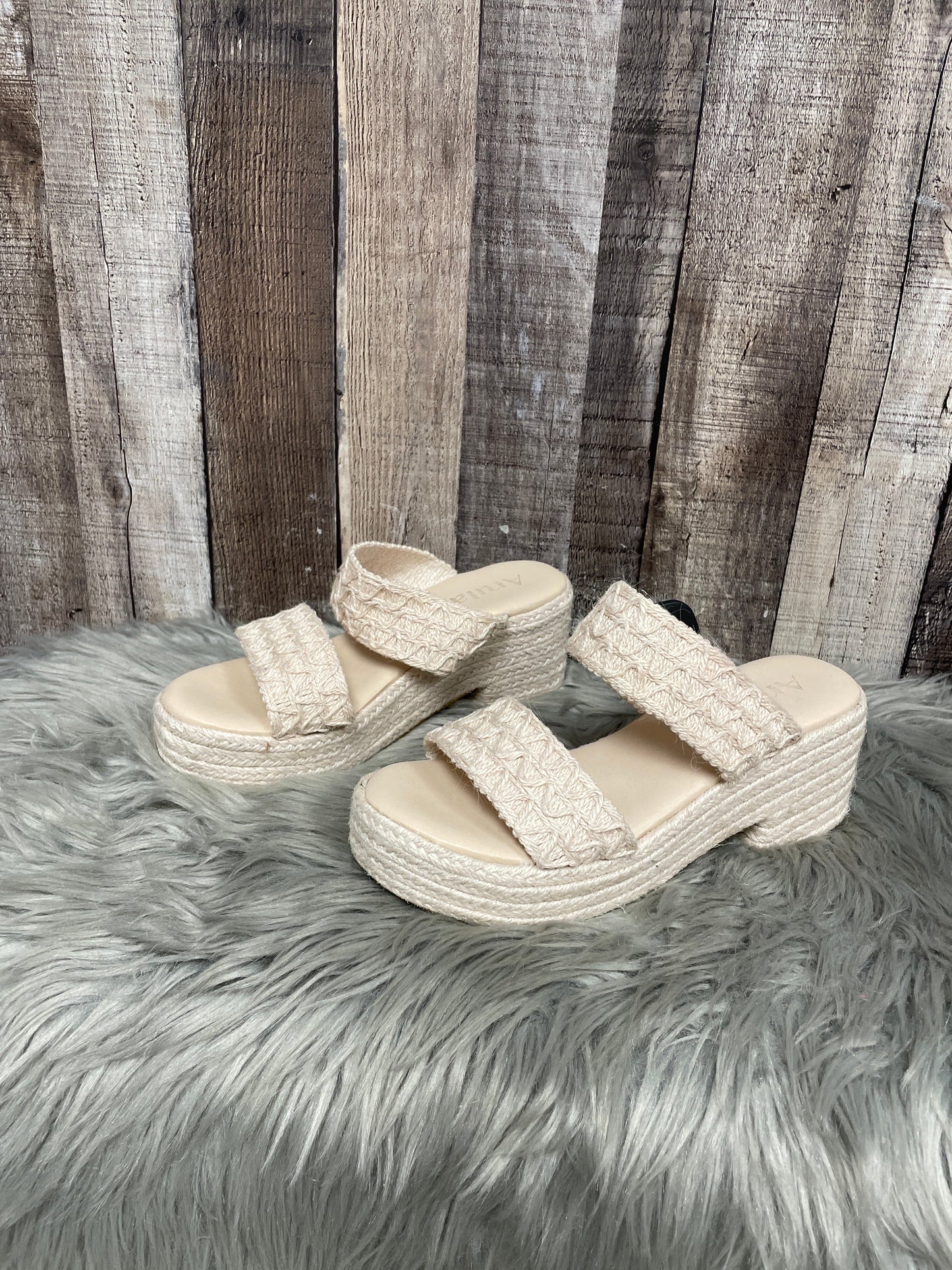 Cream Sandals Heels Wedge Cme, Size 7