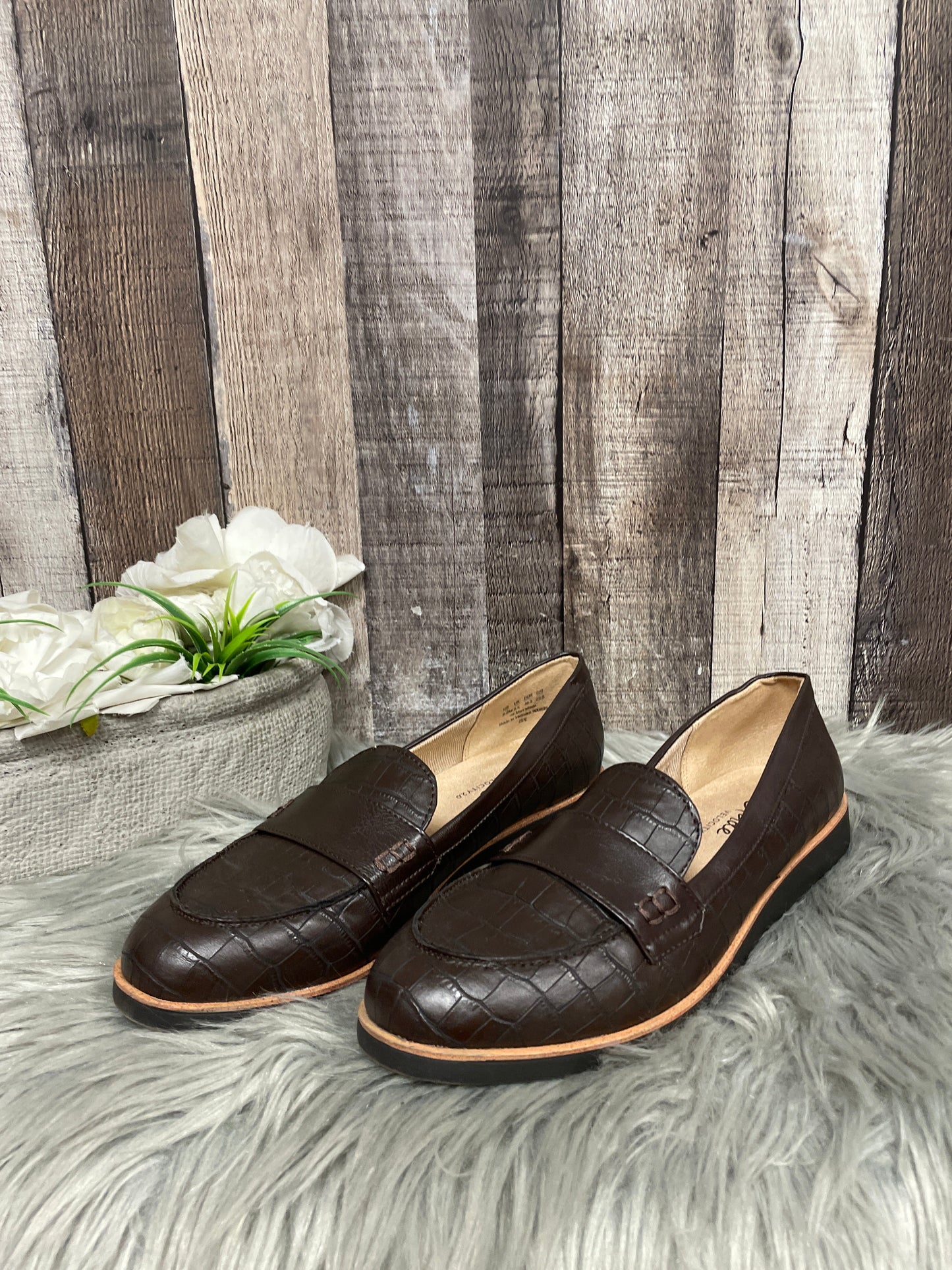 Brown Shoes Flats Life Stride, Size 8.5