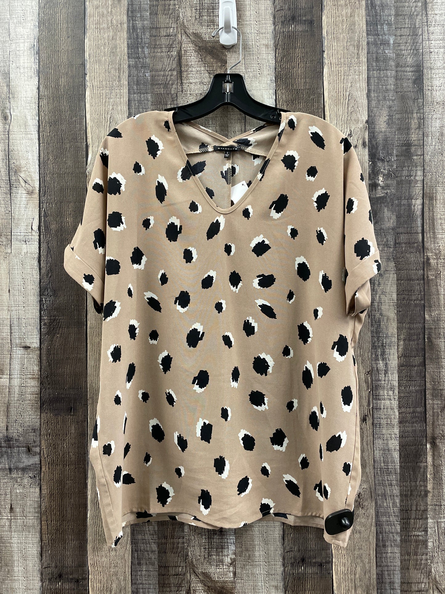 Blouse Short Sleeve By Staccato In Beige, Size: S