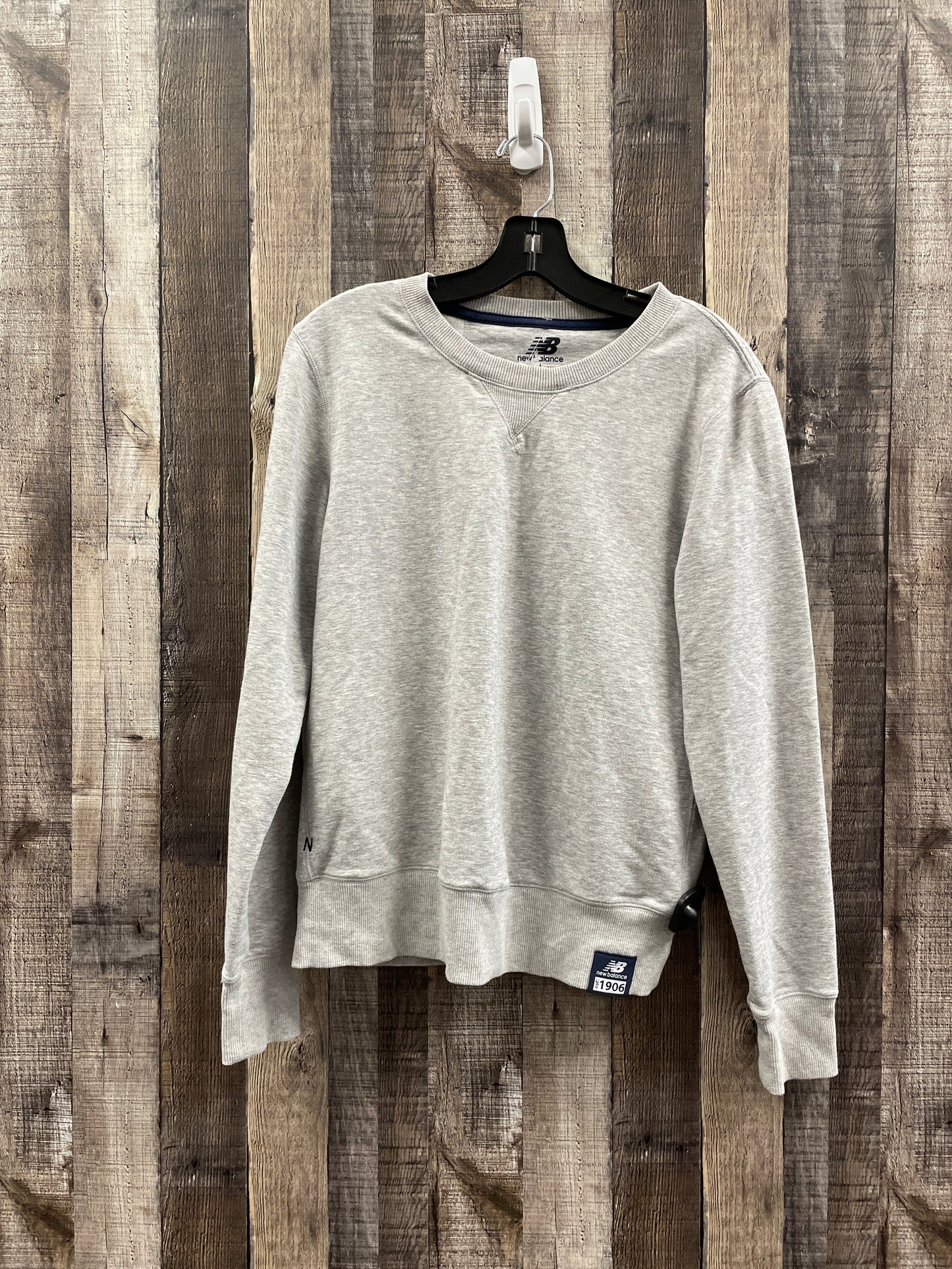 Sweatshirt Crewneck By New Balance In Grey, Size: M