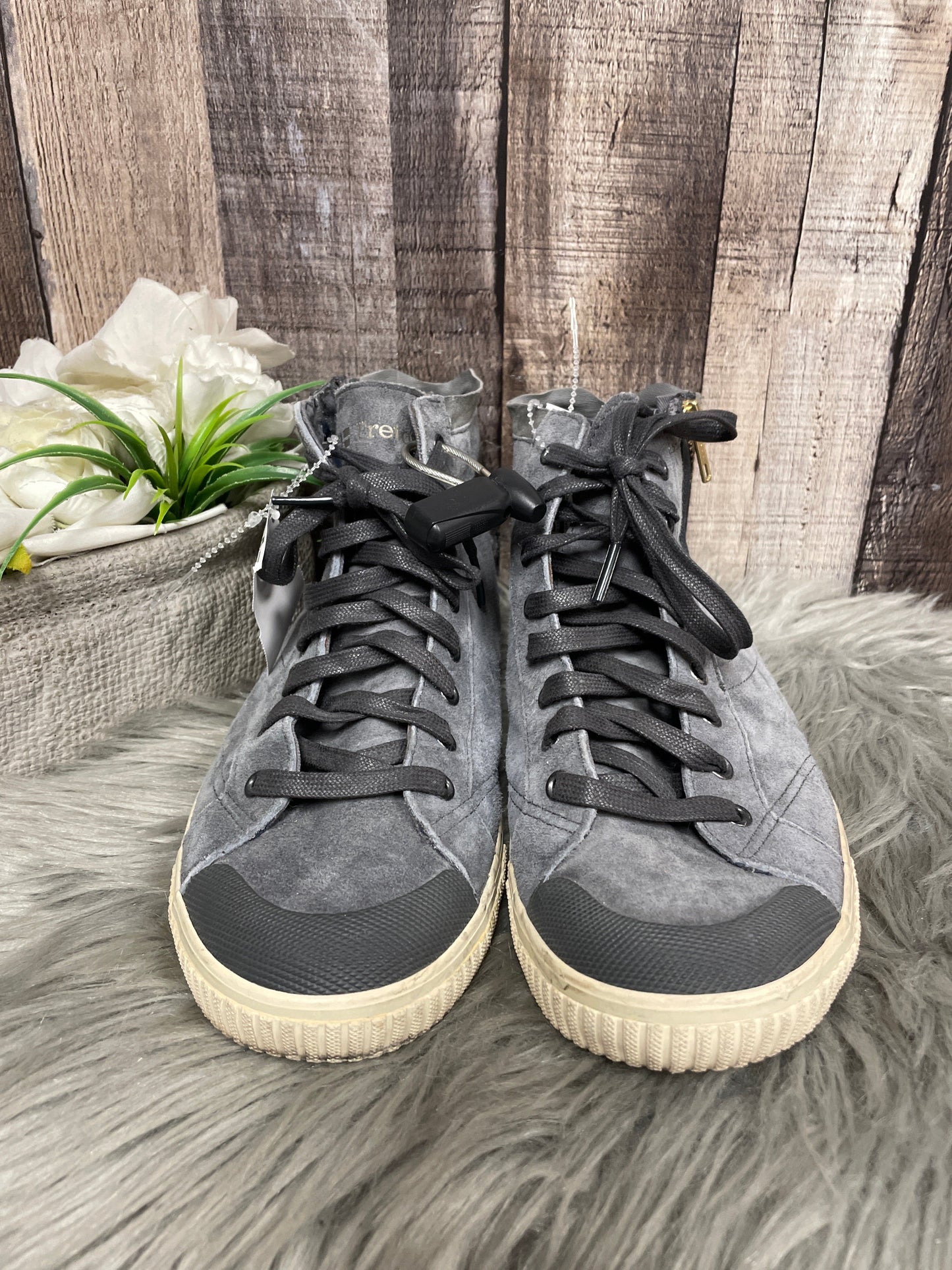 Shoes Sneakers By Cme In Grey, Size: 8.5