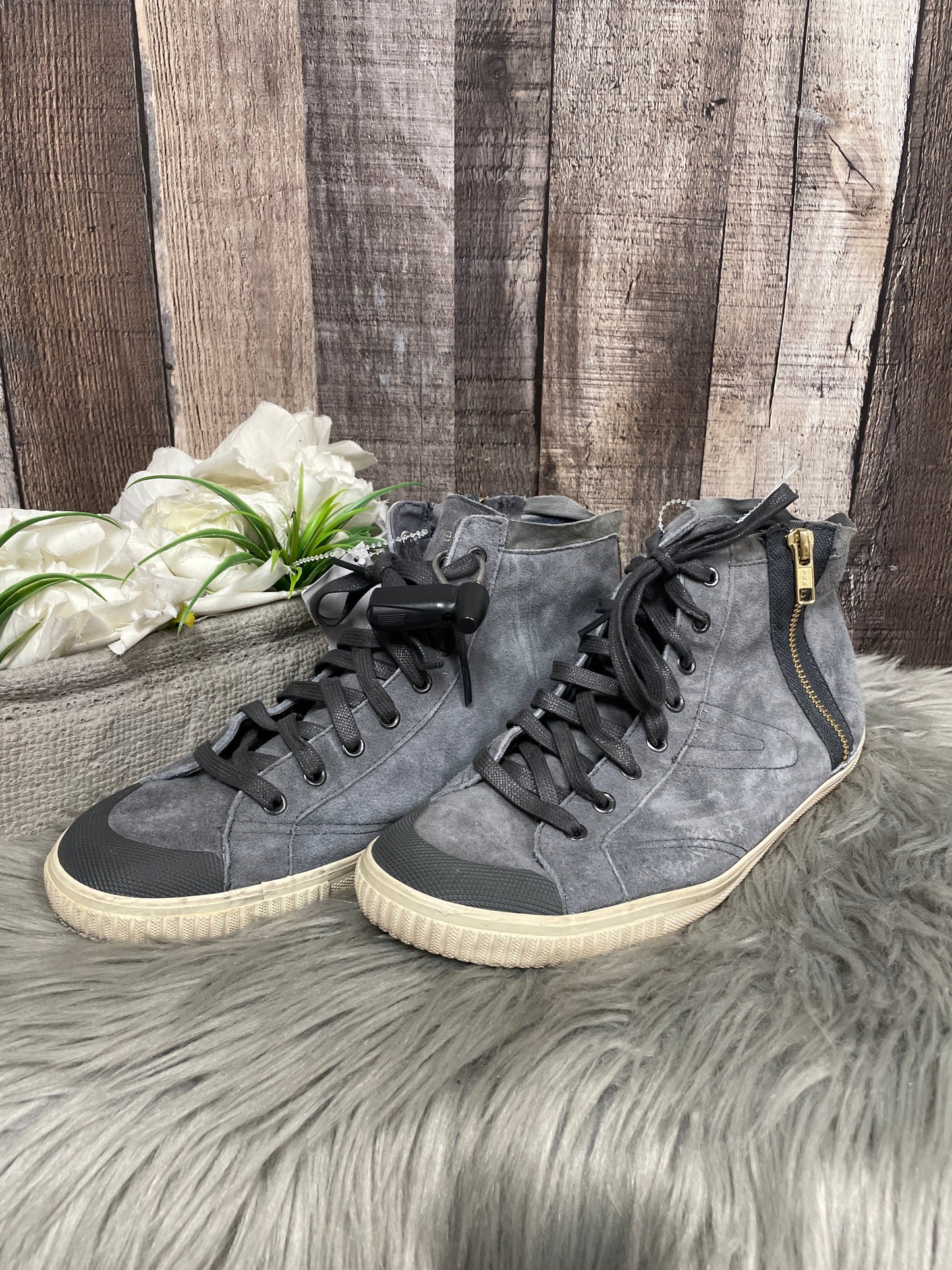 Shoes Sneakers By Cme In Grey, Size: 8.5