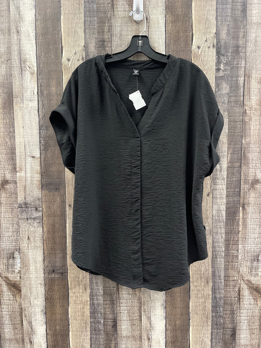 Top Short Sleeve By Shein In Black, Size: 2x