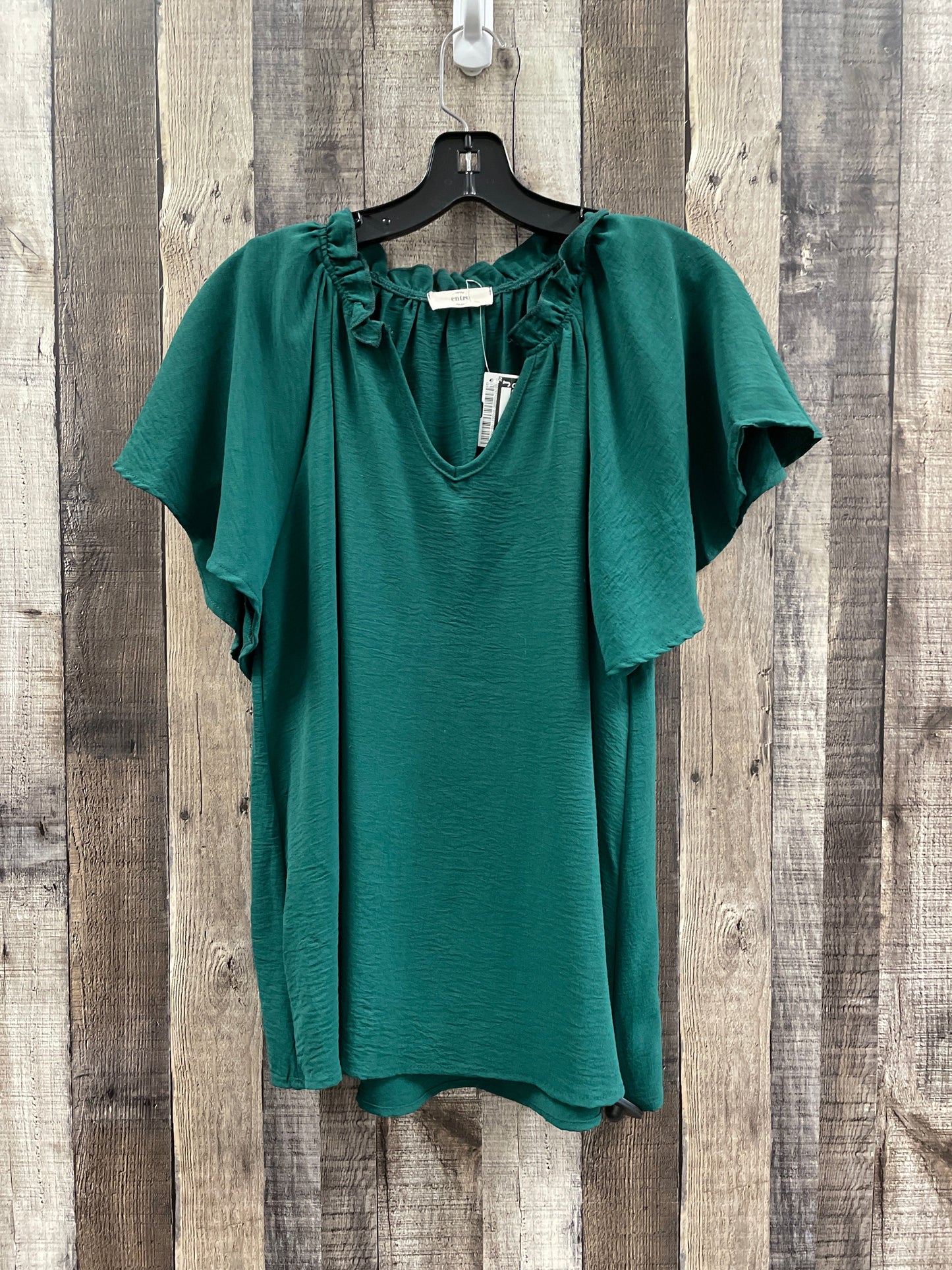 Top Short Sleeve By Entro In Green, Size: M