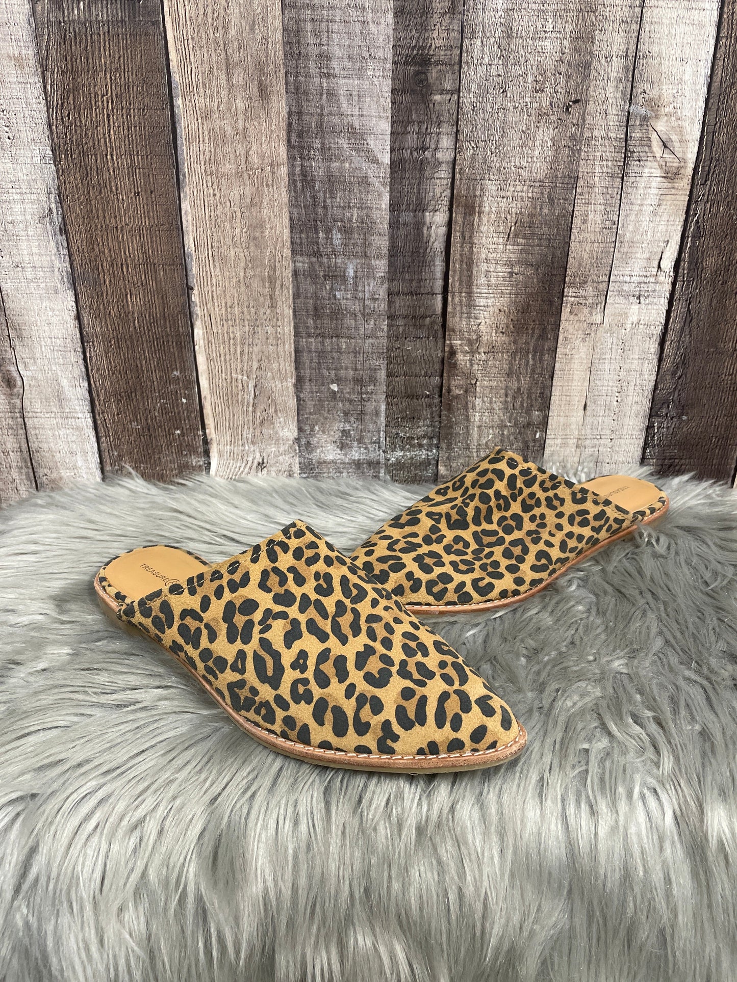 Shoes Flats By Treasure And Bond In Animal Print, Size: 10