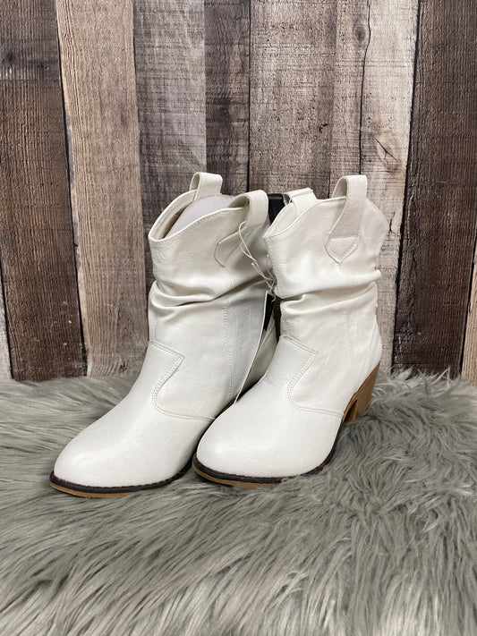 Boots Western By Clothes Mentor In White, Size: 6