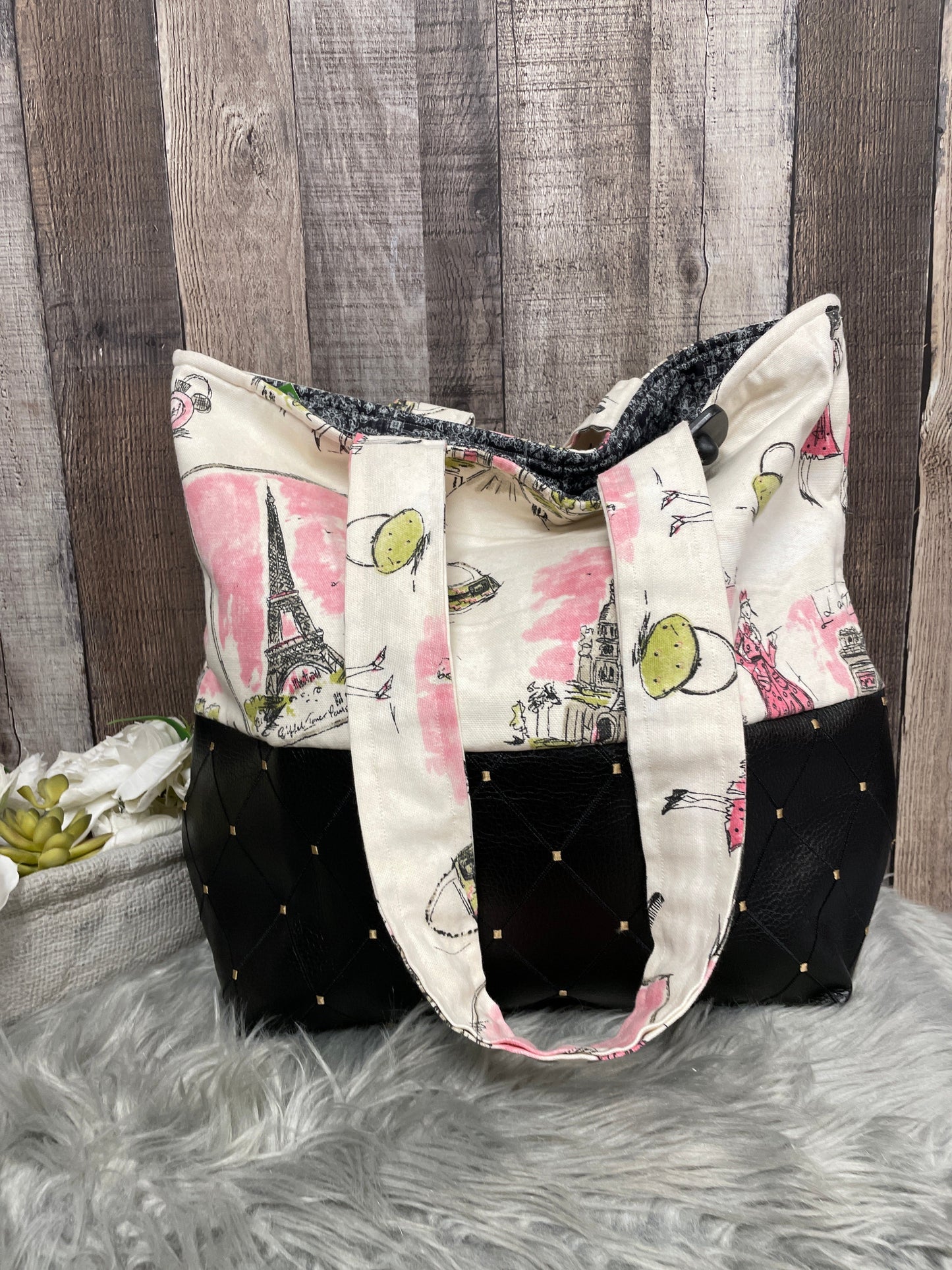 Tote By Cmf  Size: Large