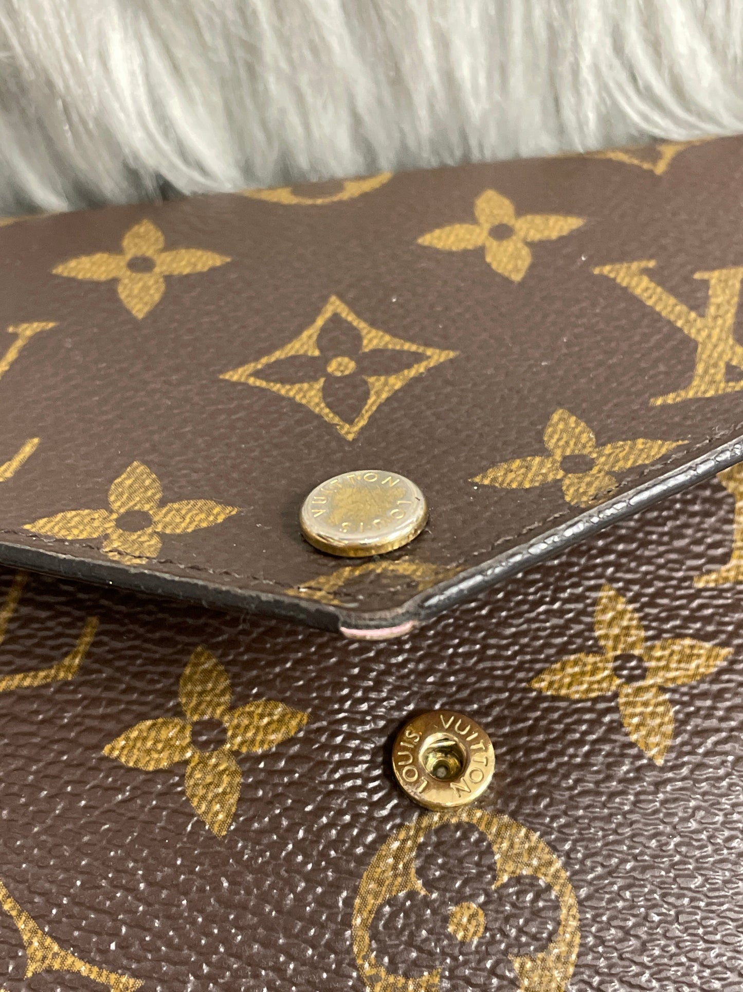 Wallet Luxury Designer By Louis Vuitton, Size: Medium