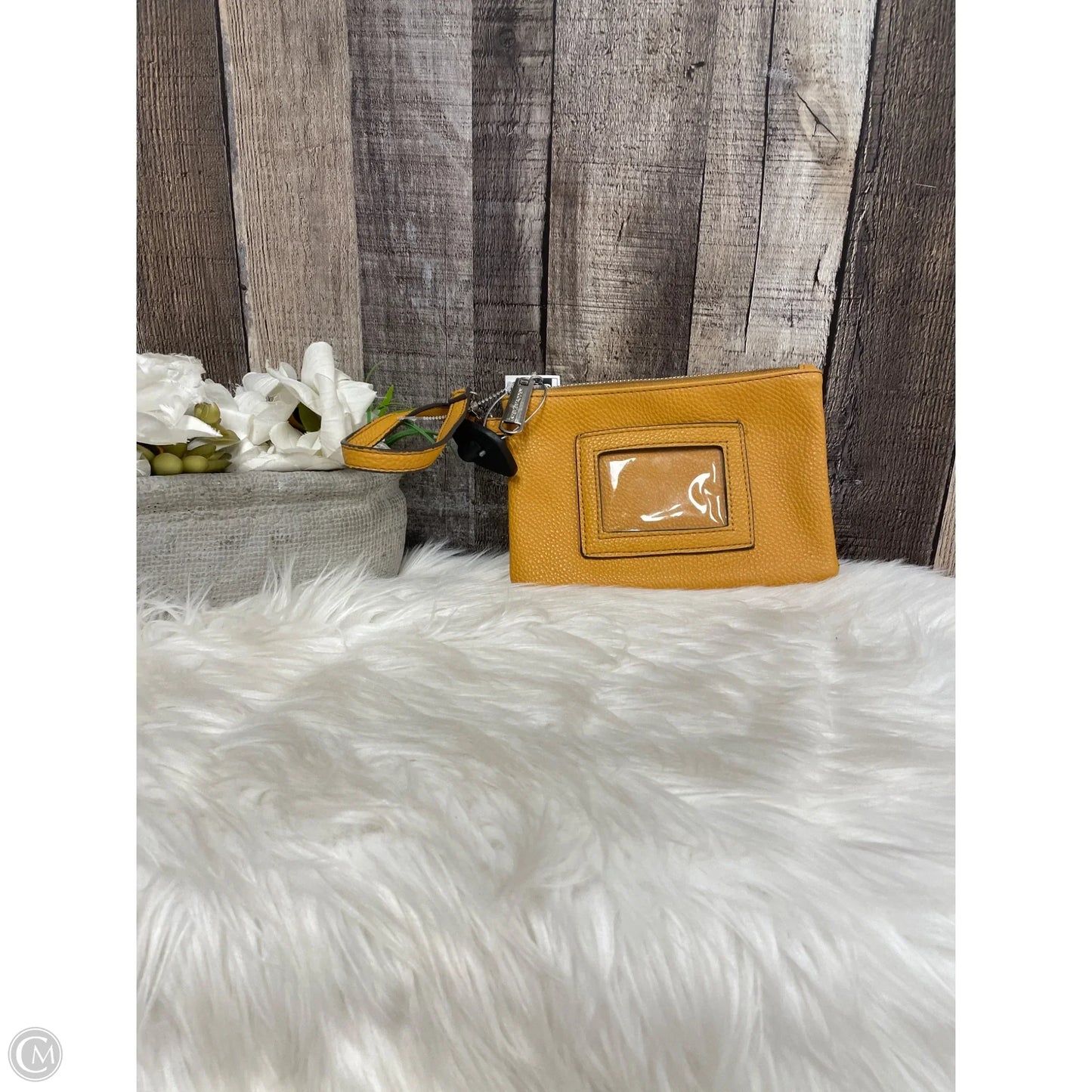 Wristlet By Steve Madden, Size: Medium