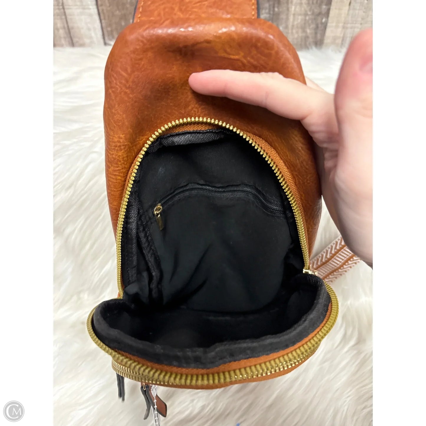 Crossbody By Cme, Size: Medium