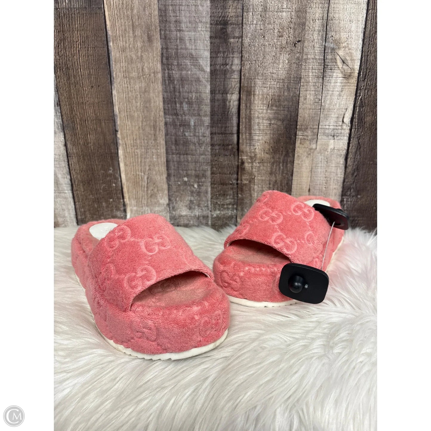 Slippers Luxury Designer By Gucci In Pink, Size: 6