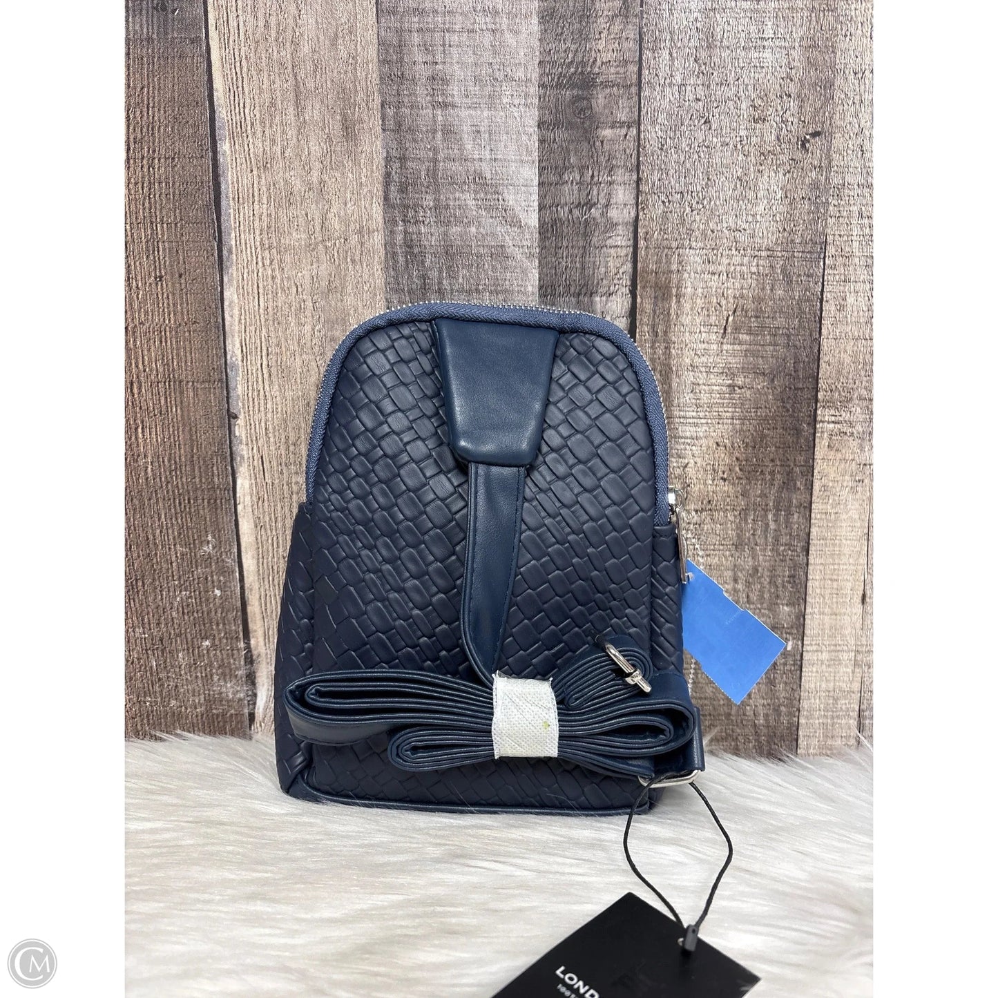 Crossbody By London Fog, Size: Medium