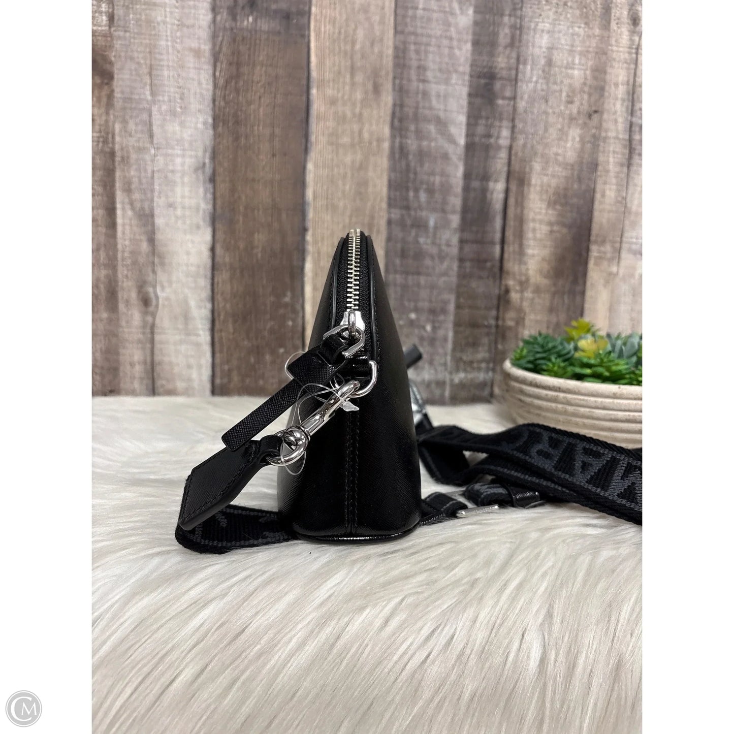 Crossbody Luxury Designer By Marc Jacobs, Size: Small