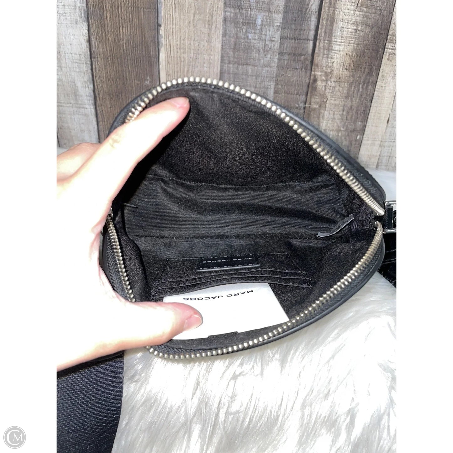 Crossbody Luxury Designer By Marc Jacobs, Size: Small