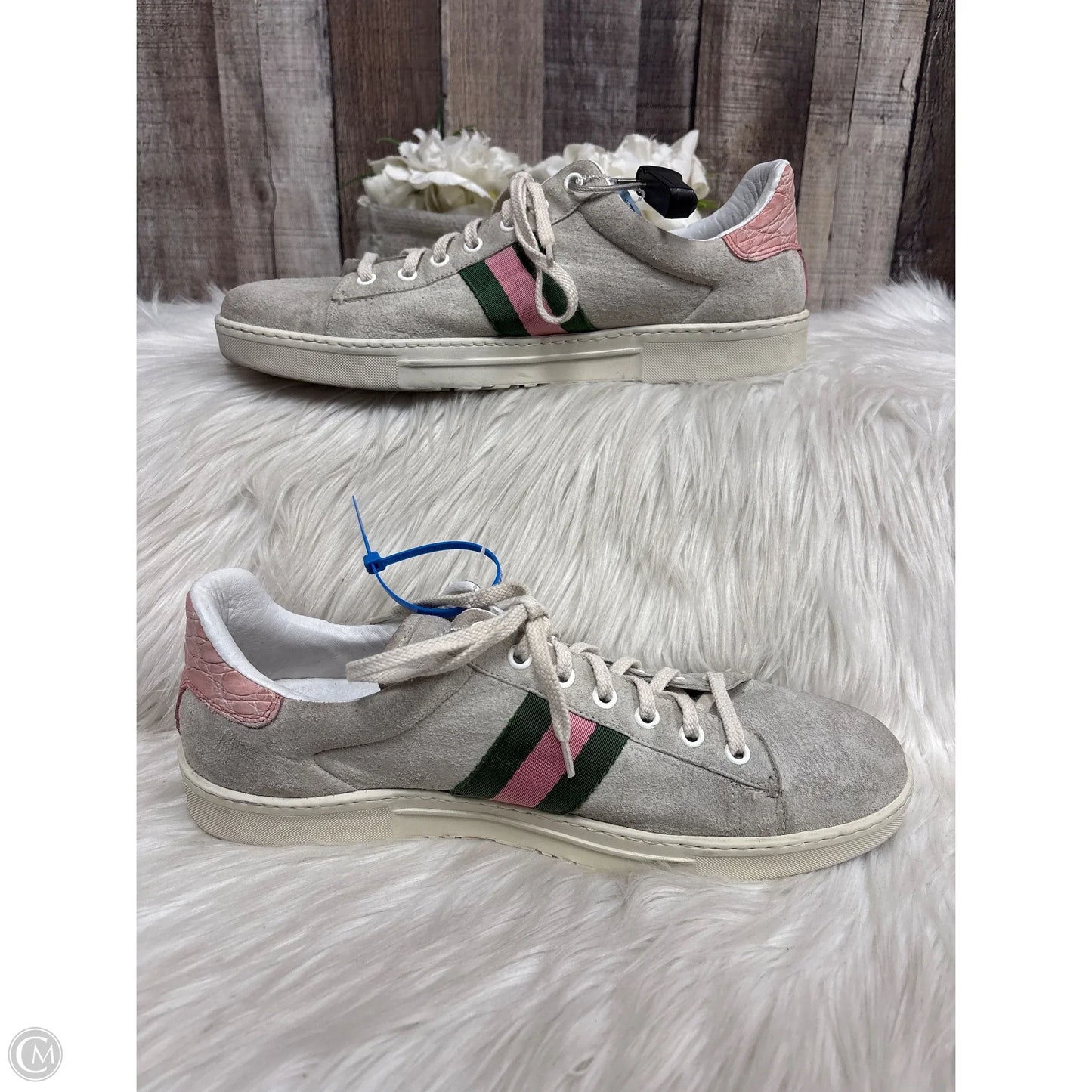 Shoes Luxury Designer By Gucci In Grey, Size: 11