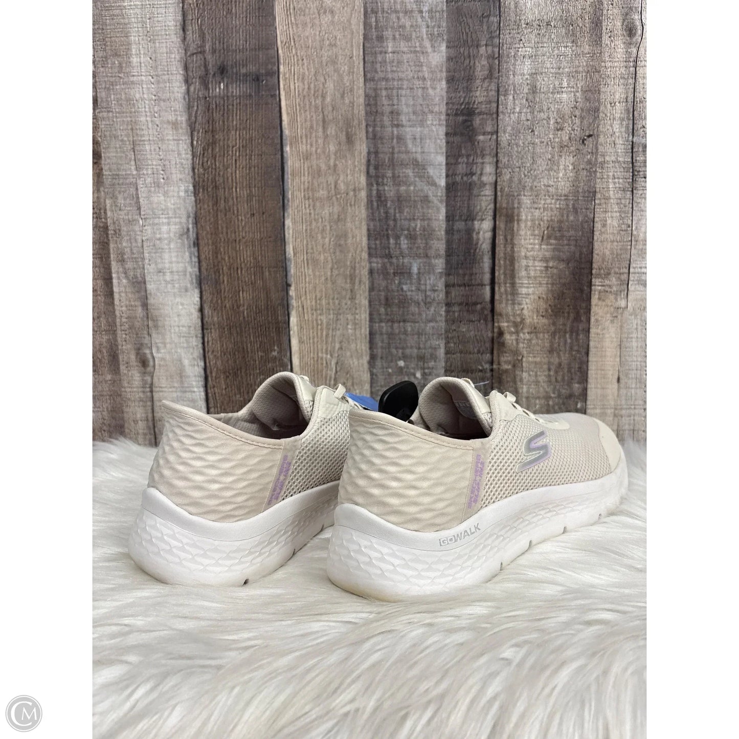 Shoes Athletic By Skechers In Cream, Size: 9