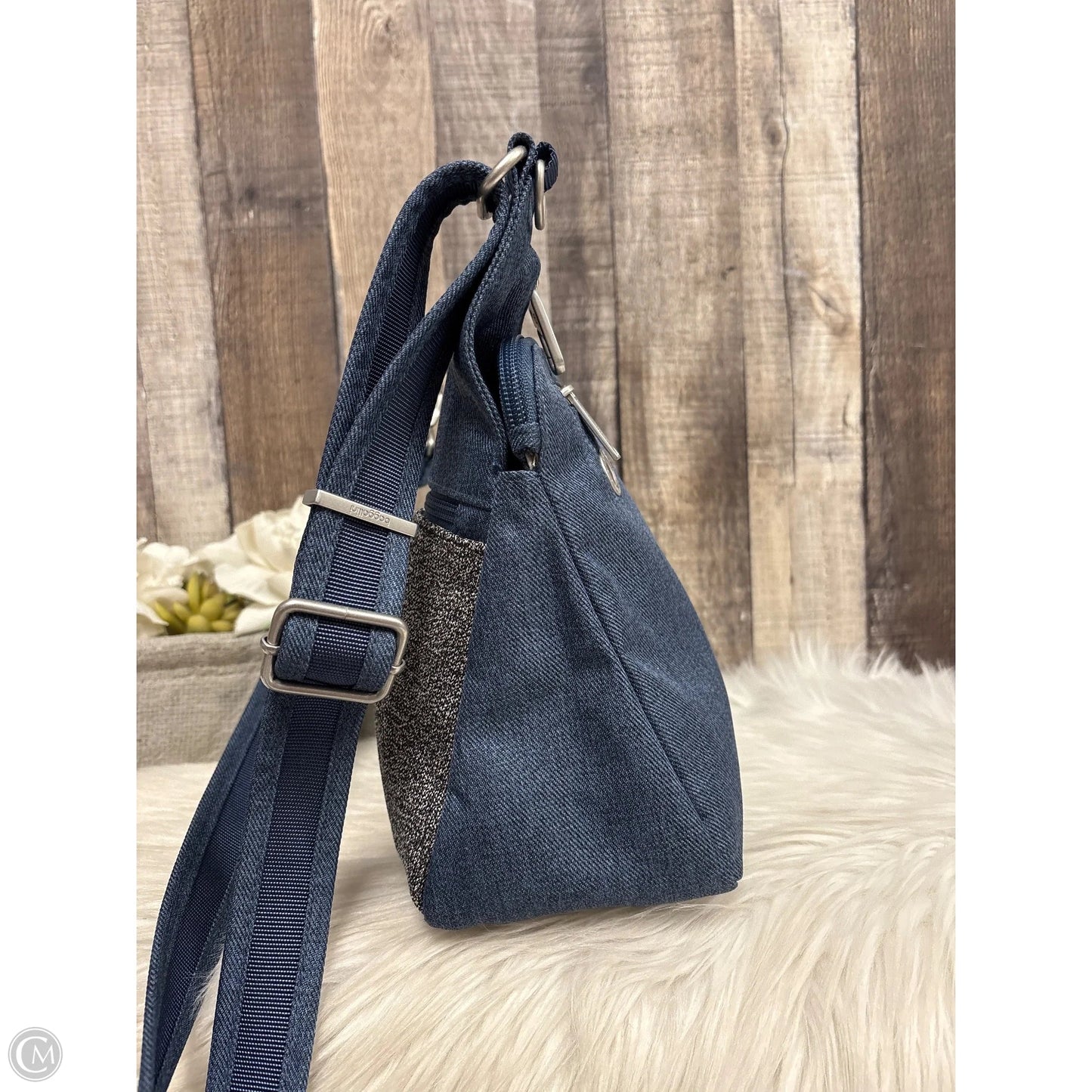 Crossbody By Baggallini, Size: Medium