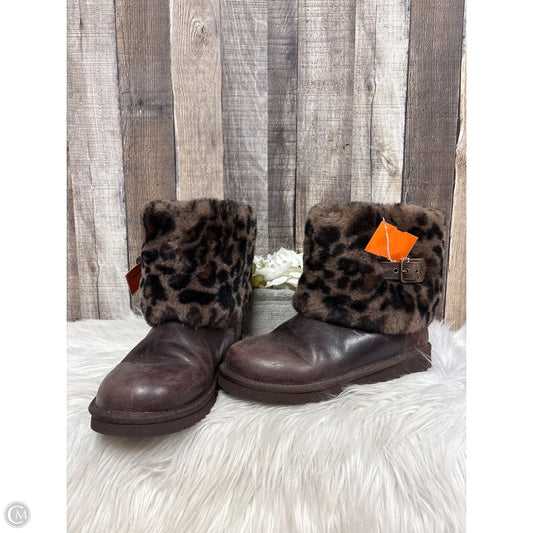 Boots Designer By Ugg In Brown, Size: 5