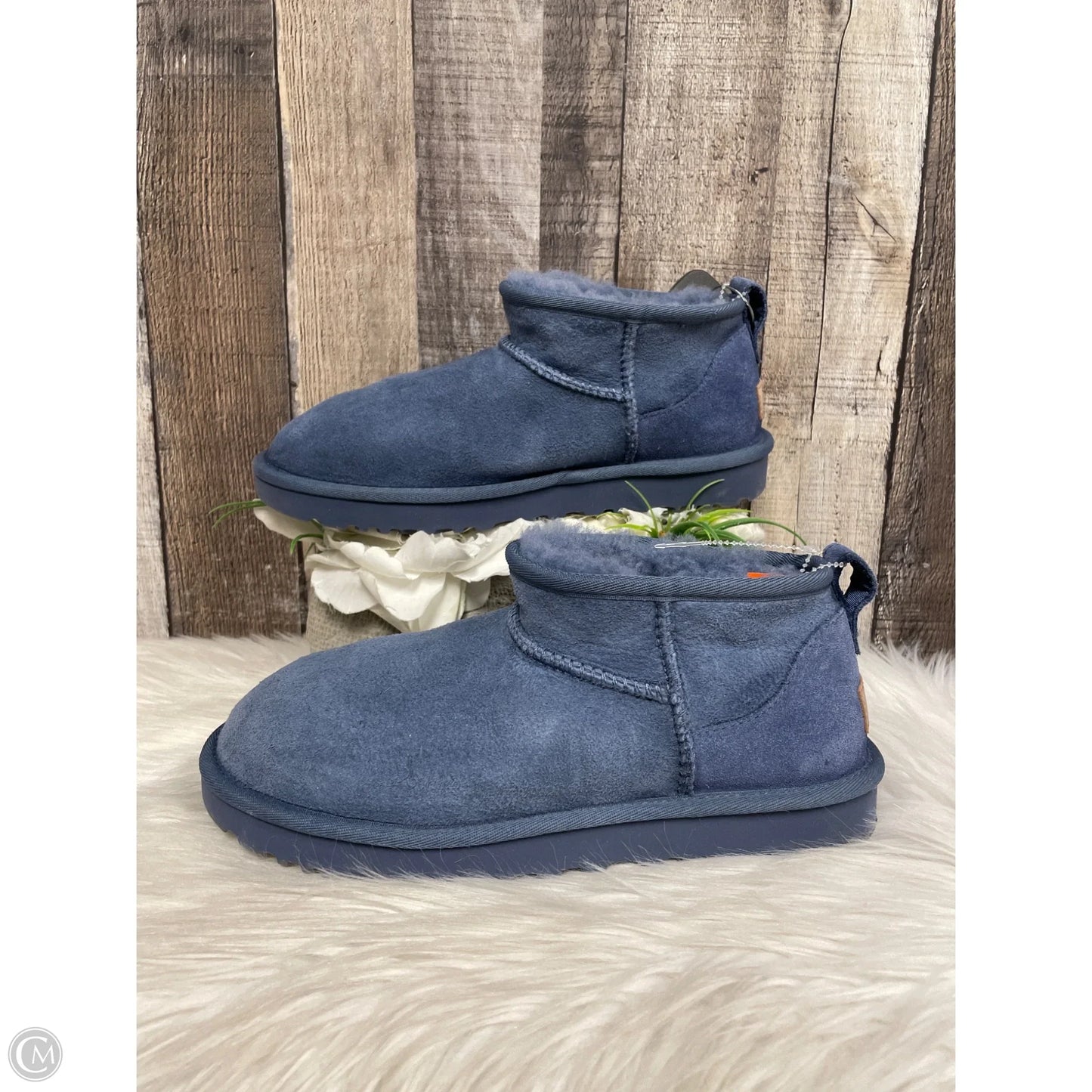 Boots Designer By Ugg In Blue, Size: 8