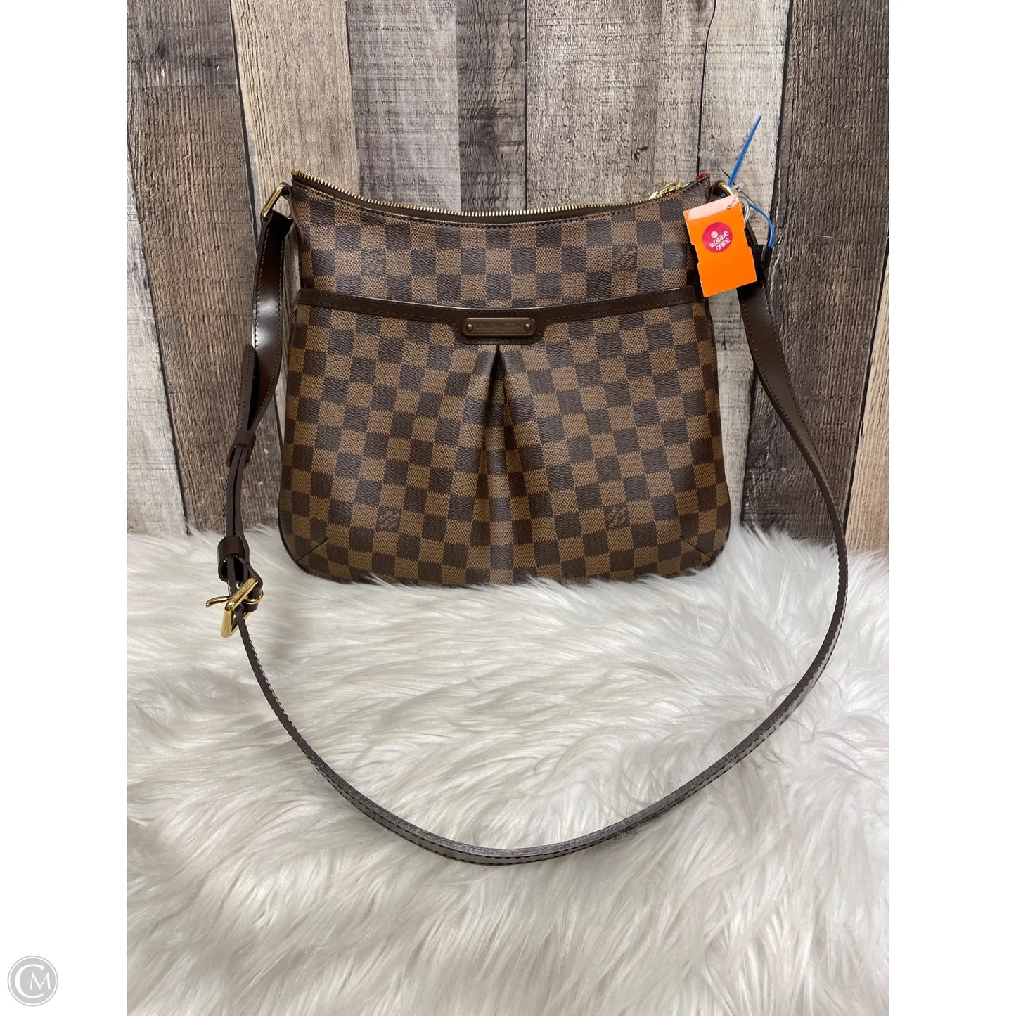 Crossbody Luxury Designer By Louis Vuitton, Size: Medium