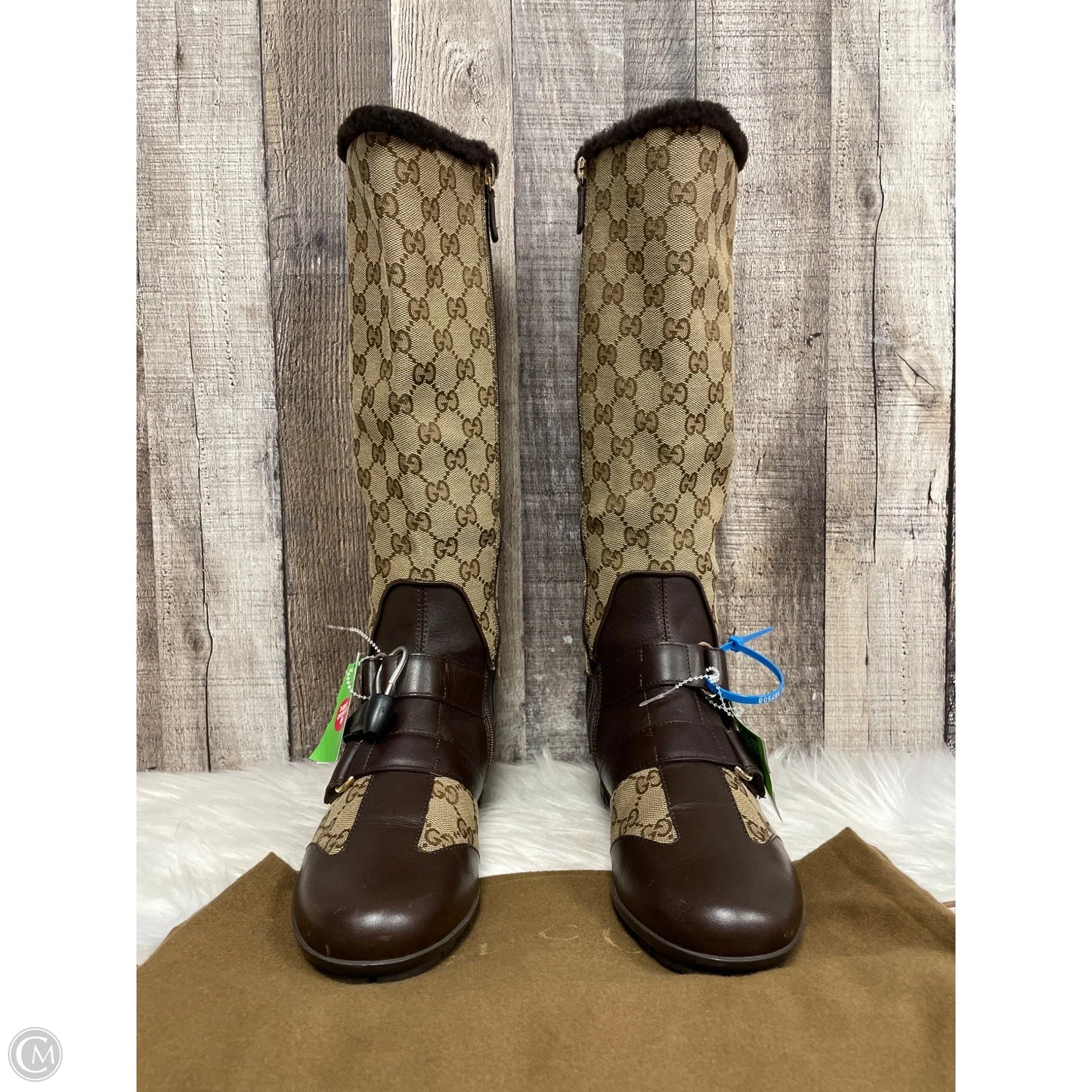 Boots Luxury Designer By Gucci In Brown, Size: 6