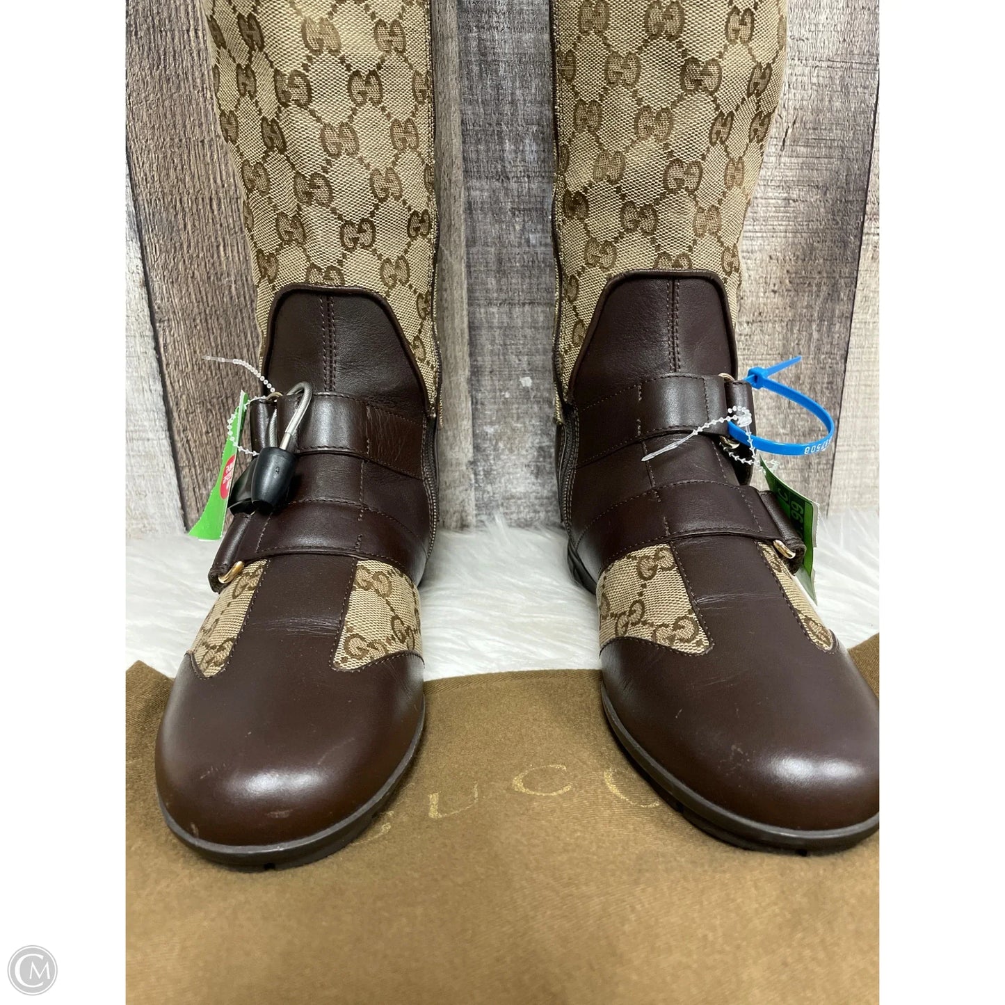 Boots Luxury Designer By Gucci In Brown, Size: 6