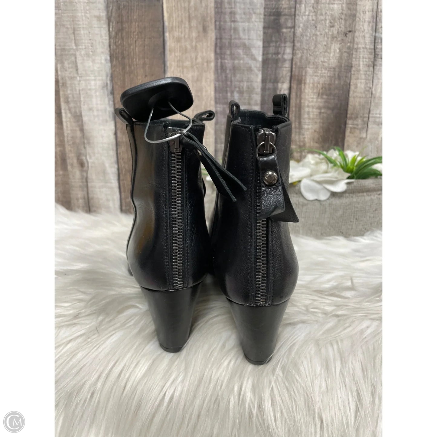 Boots Designer By Stuart Weitzman In Black, Size: 7